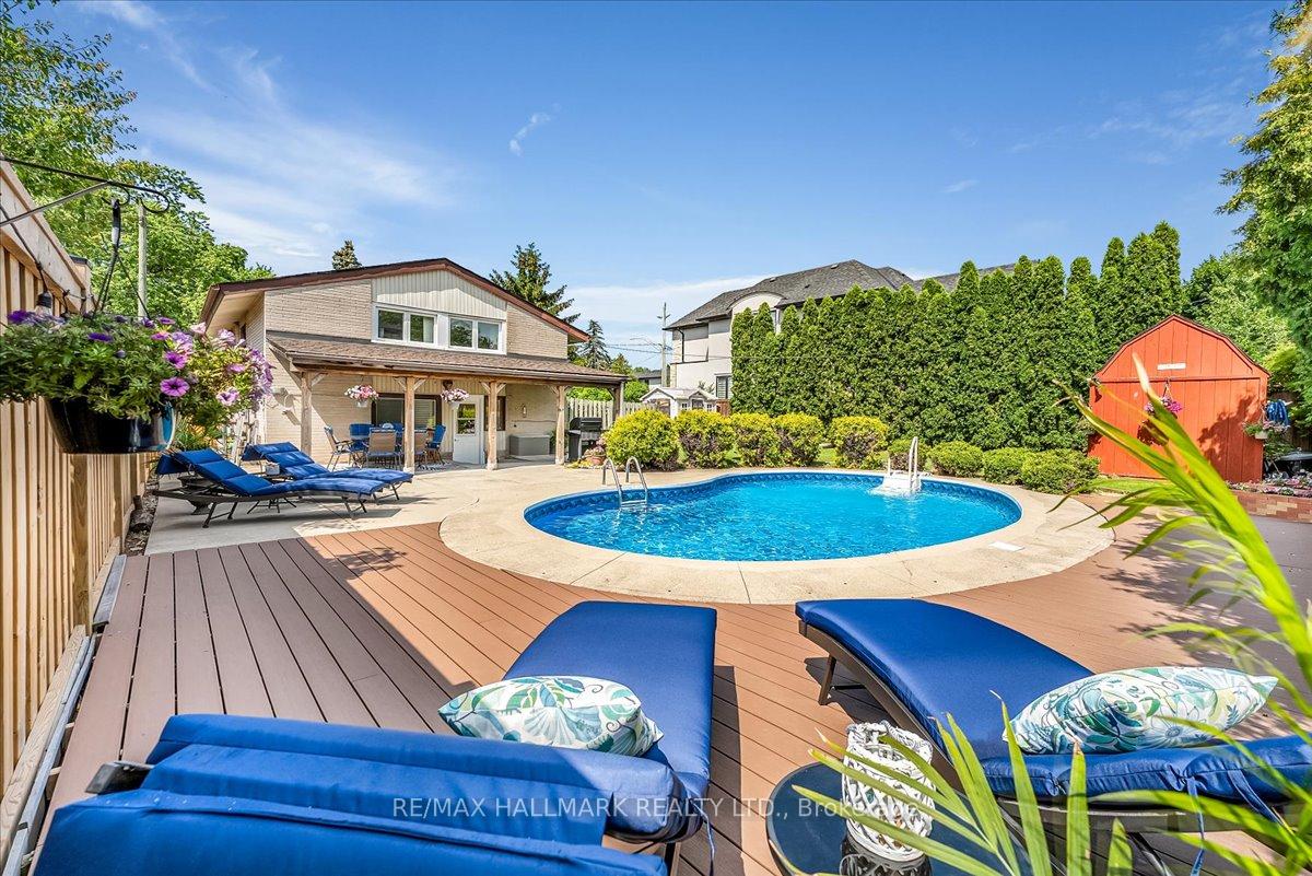 433 Seabourne Drive, Oakville, ON L6L 4E9
