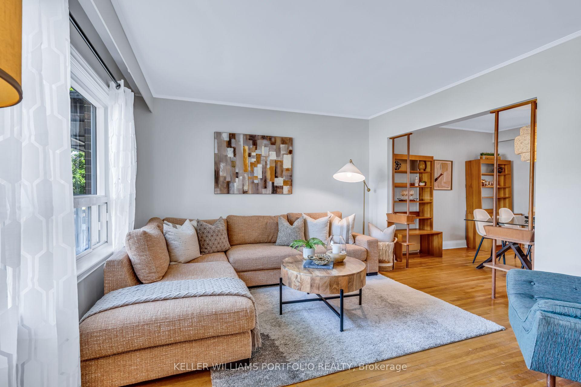 210 Bicknell Avenue, Toronto, ON M6M 4G9