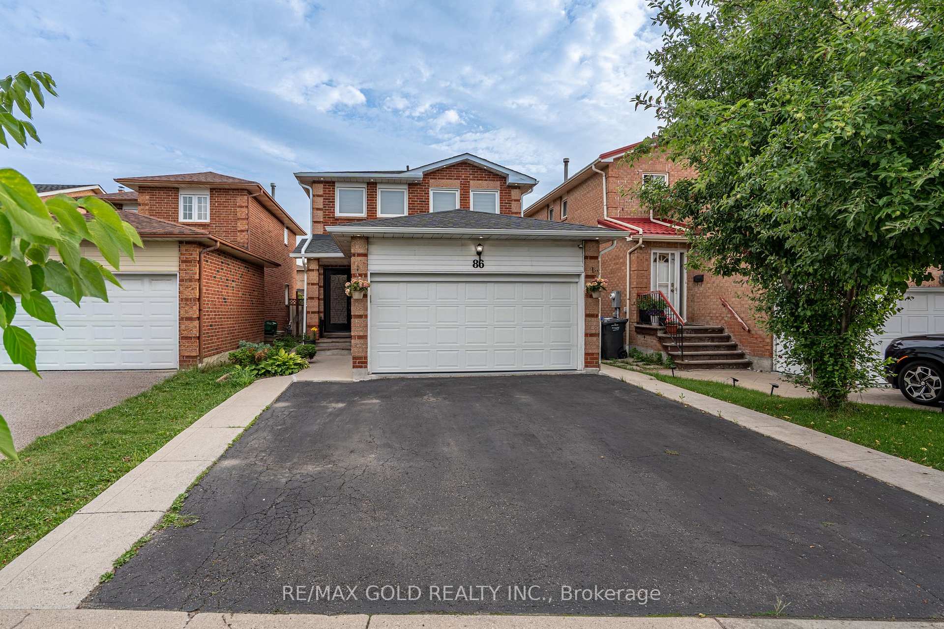 86 Whitehaven Drive, Brampton, ON L6Z 2R4