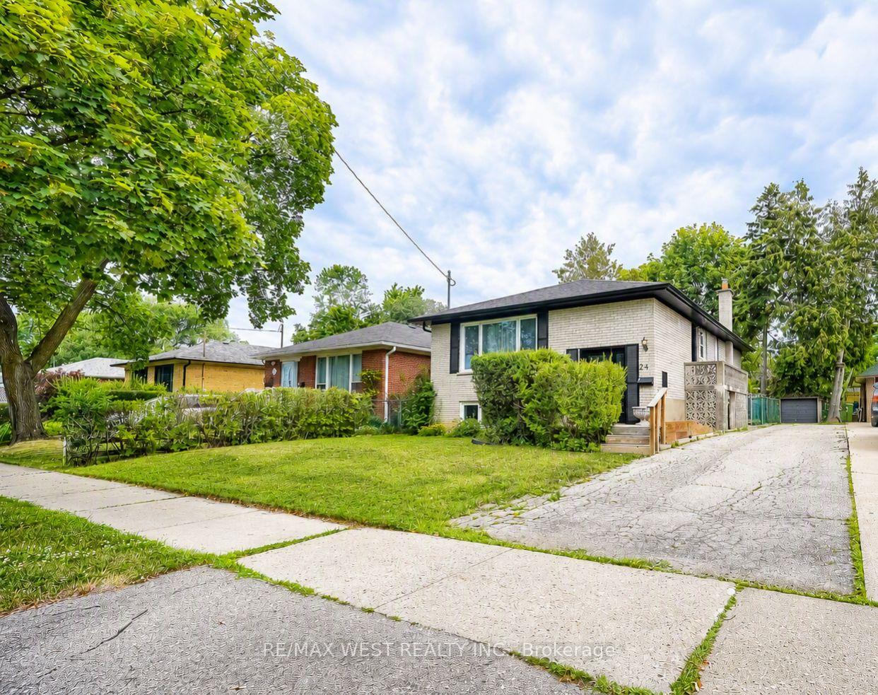 24 Waxham Road, Toronto, ON M9W 3L3