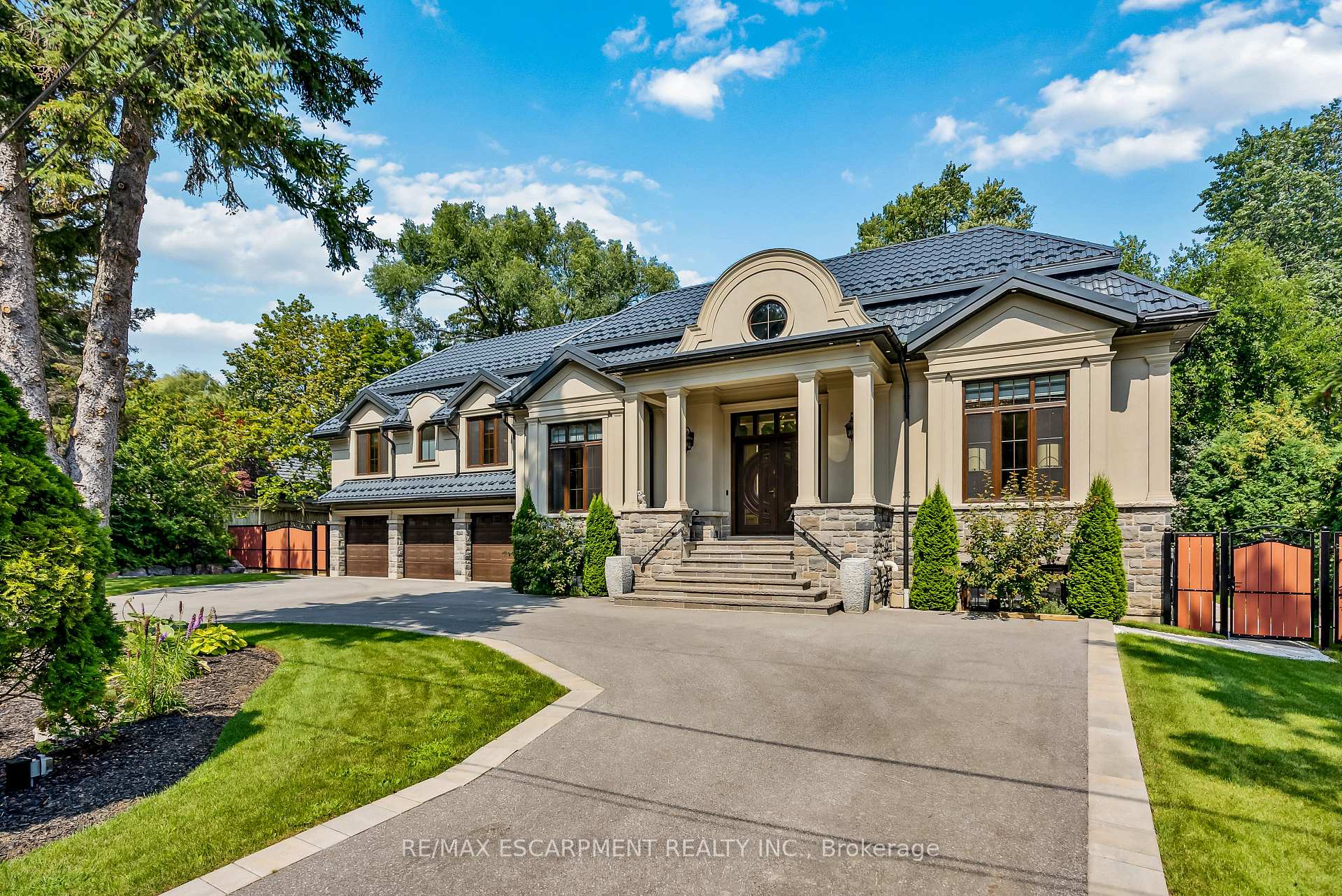 539 Old Poplar Row, Mississauga, ON L5J 2N9