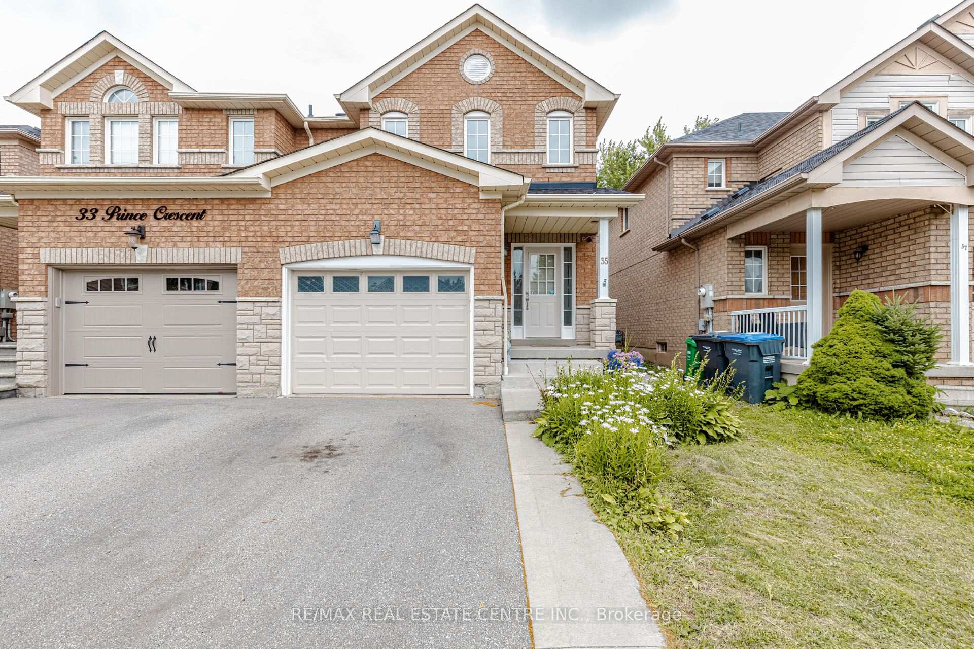 35 Prince Crescent, Brampton, ON L7A 2C8