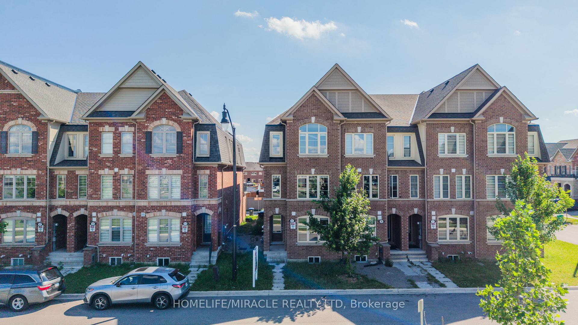 11 Finegan Circle, Brampton, ON L7A 4Z7