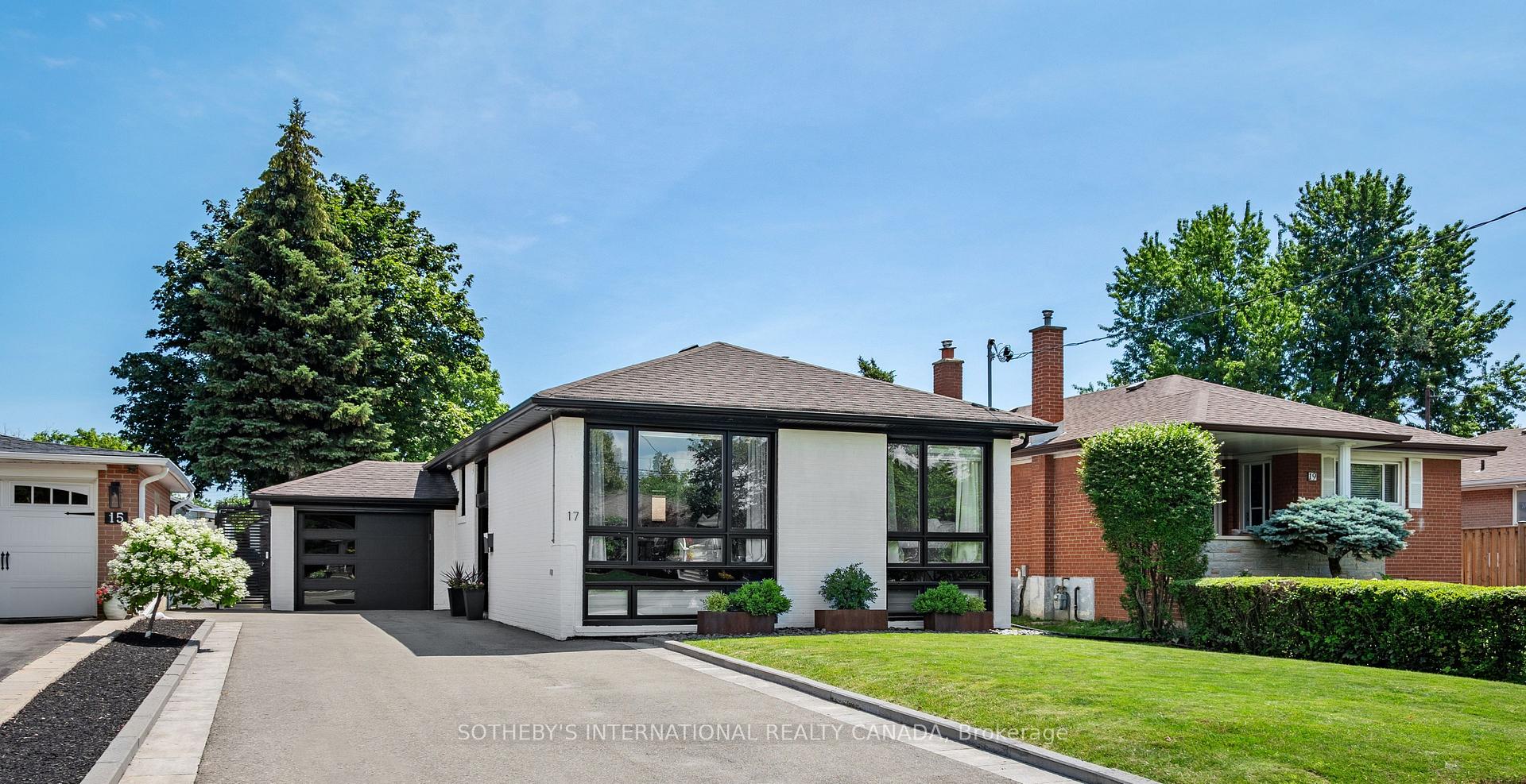 17 Sigmont Road, Toronto, ON M9C 4K6