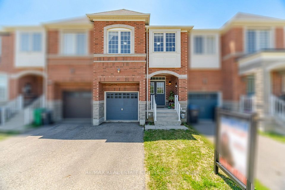 41 Lorenzo Circle, Brampton, ON L6R 3N4