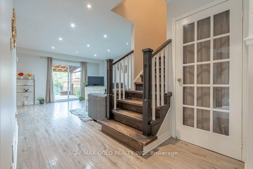 23 Judith Crescent, Brampton, ON L6S 3J3