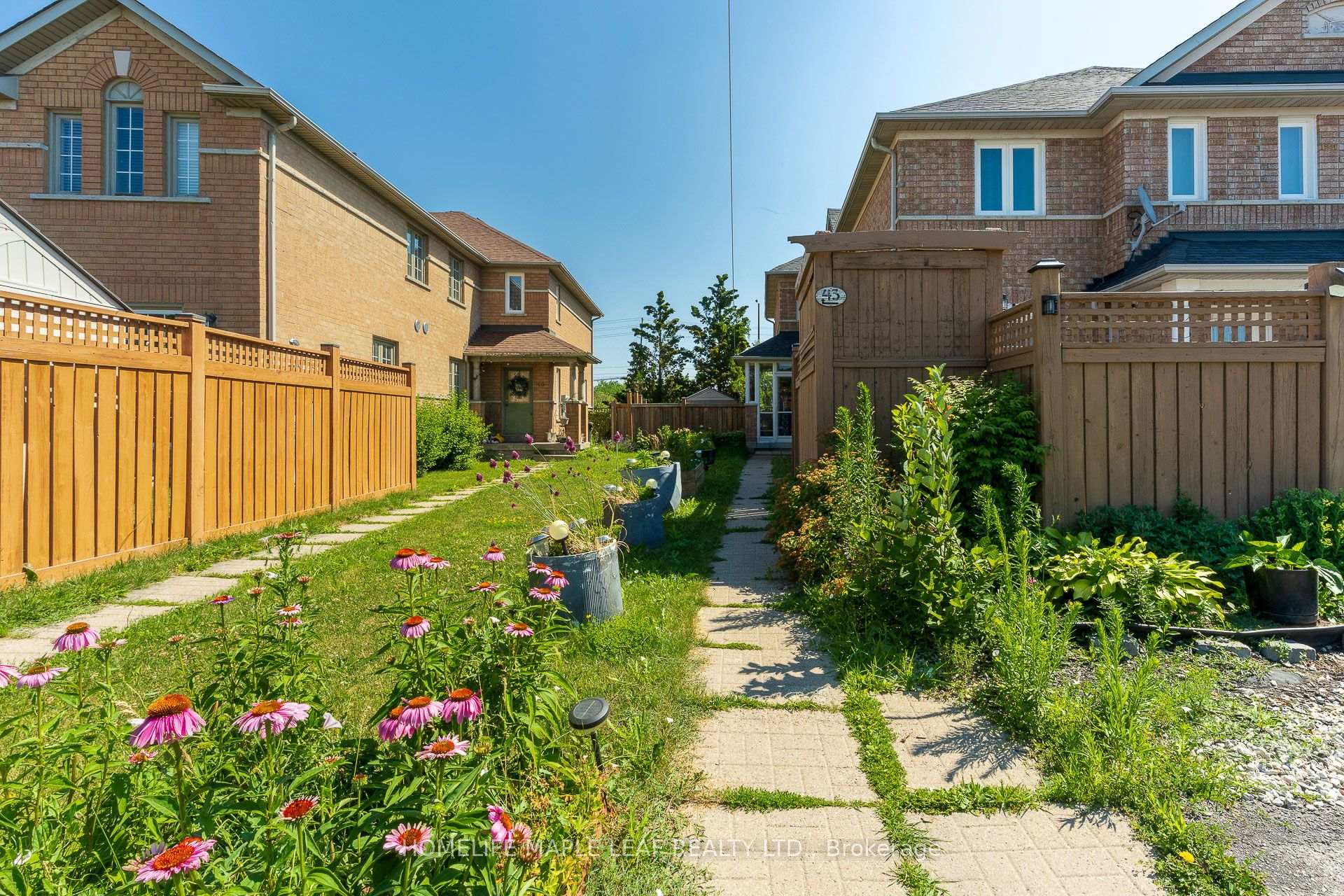 43 Morningmist Street, Brampton, ON L6R 2A6