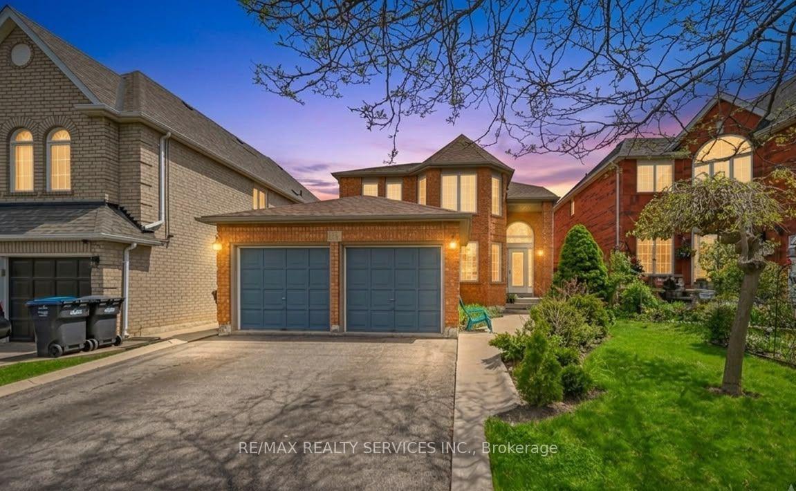 13 Ribbon Drive, Brampton, ON L6R 1X3