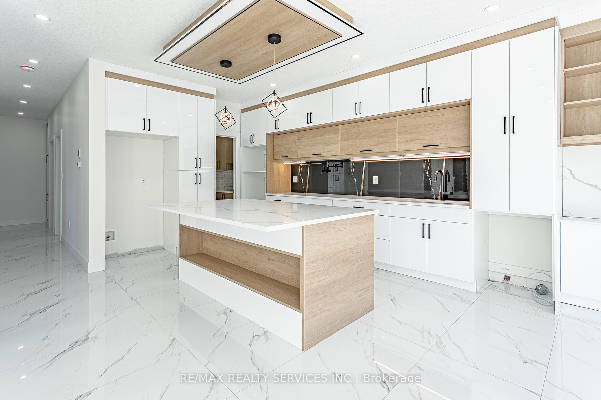 1260 Honeywood Drive, London South, ON N6M 1E8
