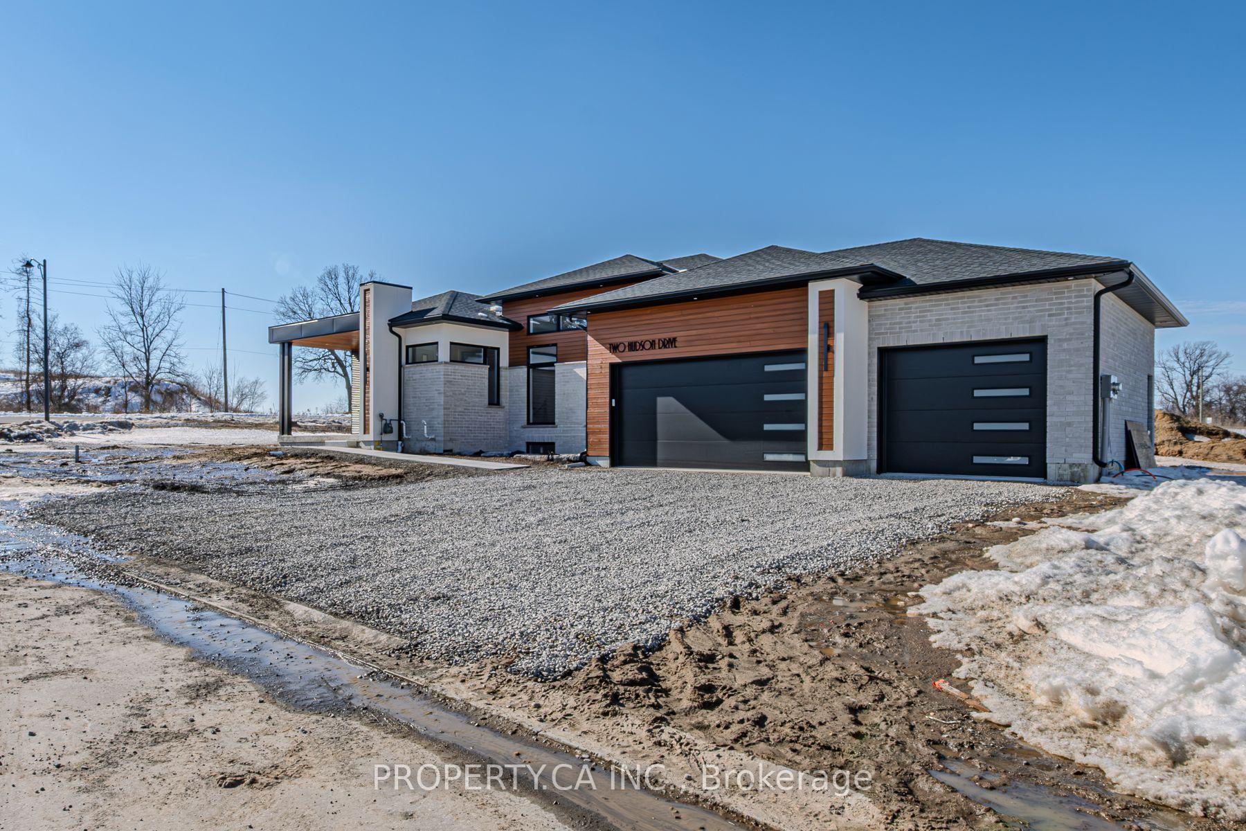 2 Hudson Drive, Brantford, ON N3T 0V6