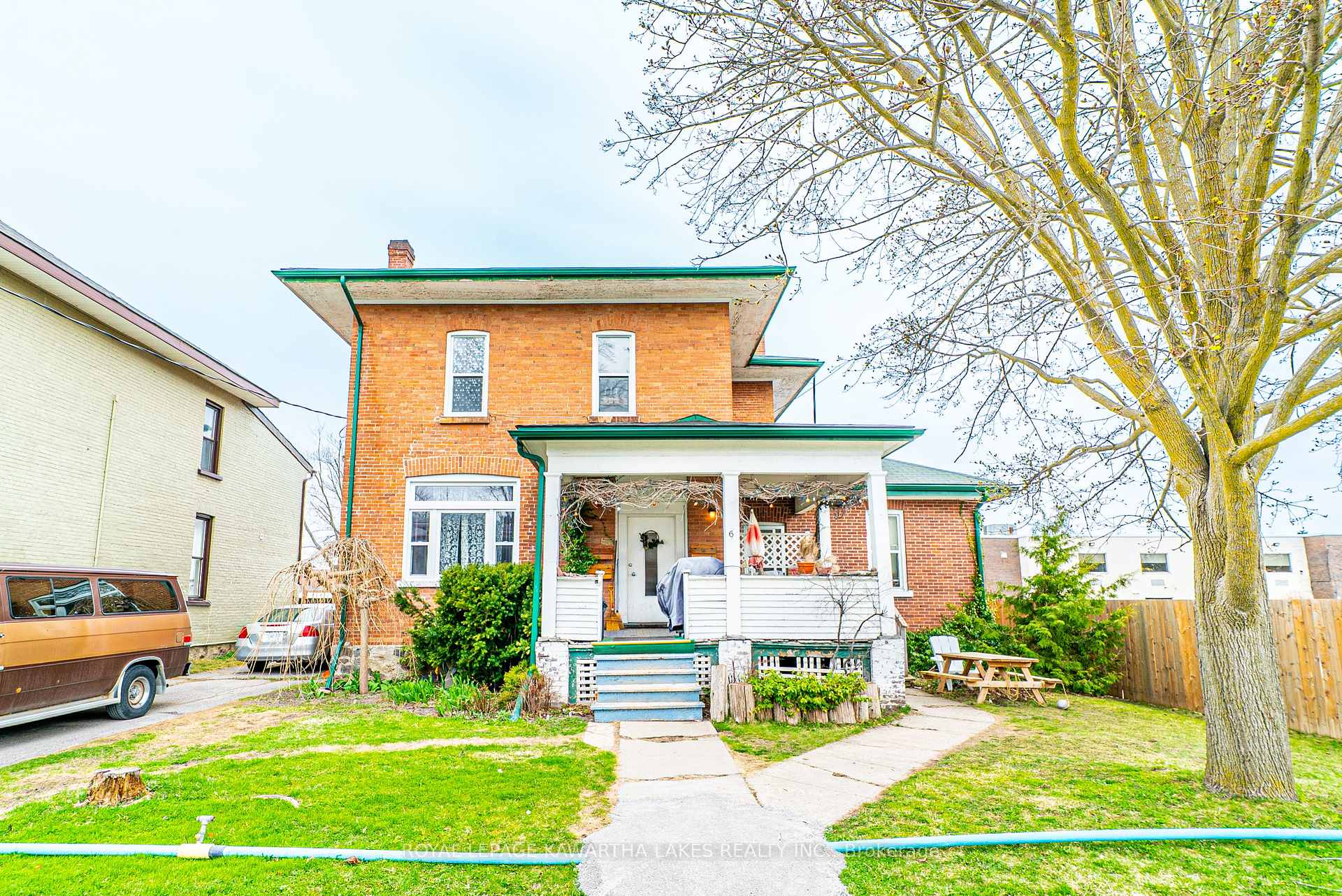 6 Glenelg Street W, Kawartha Lakes, ON K9V 2T8