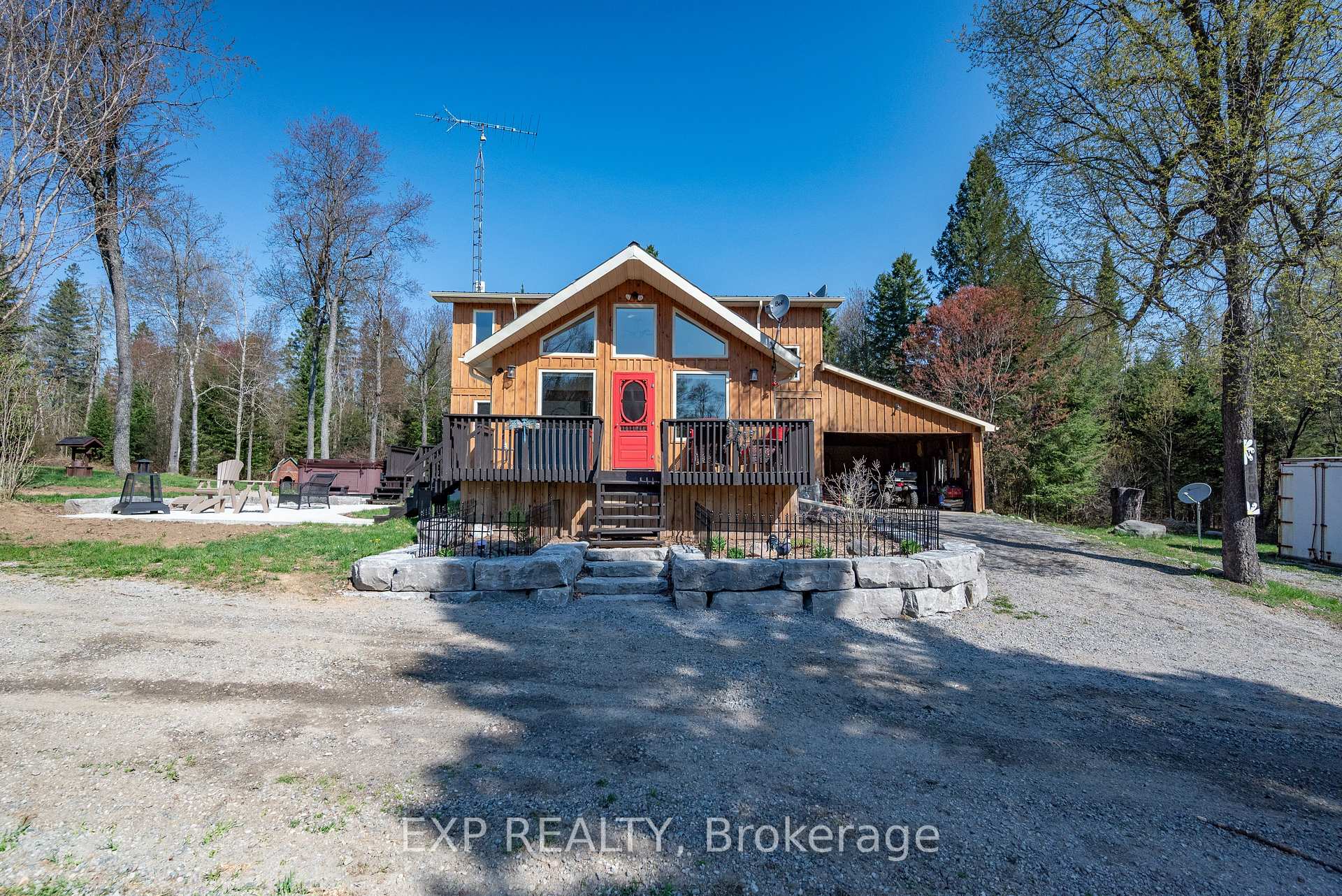 5490 Loop Road, Highlands East, ON K0L 2A0