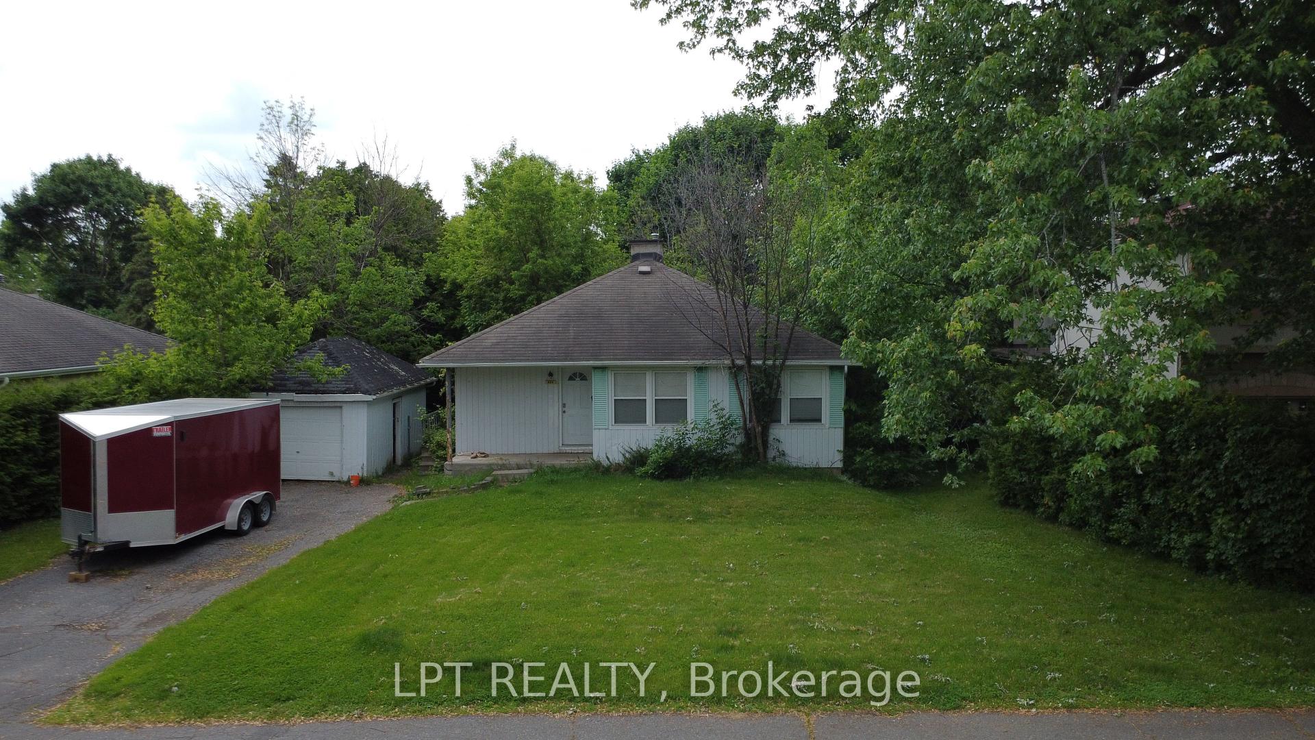 868 Mountainview Avenue, Britannia Heights - Queensway Terrace N and Area, ON K2B 5G2