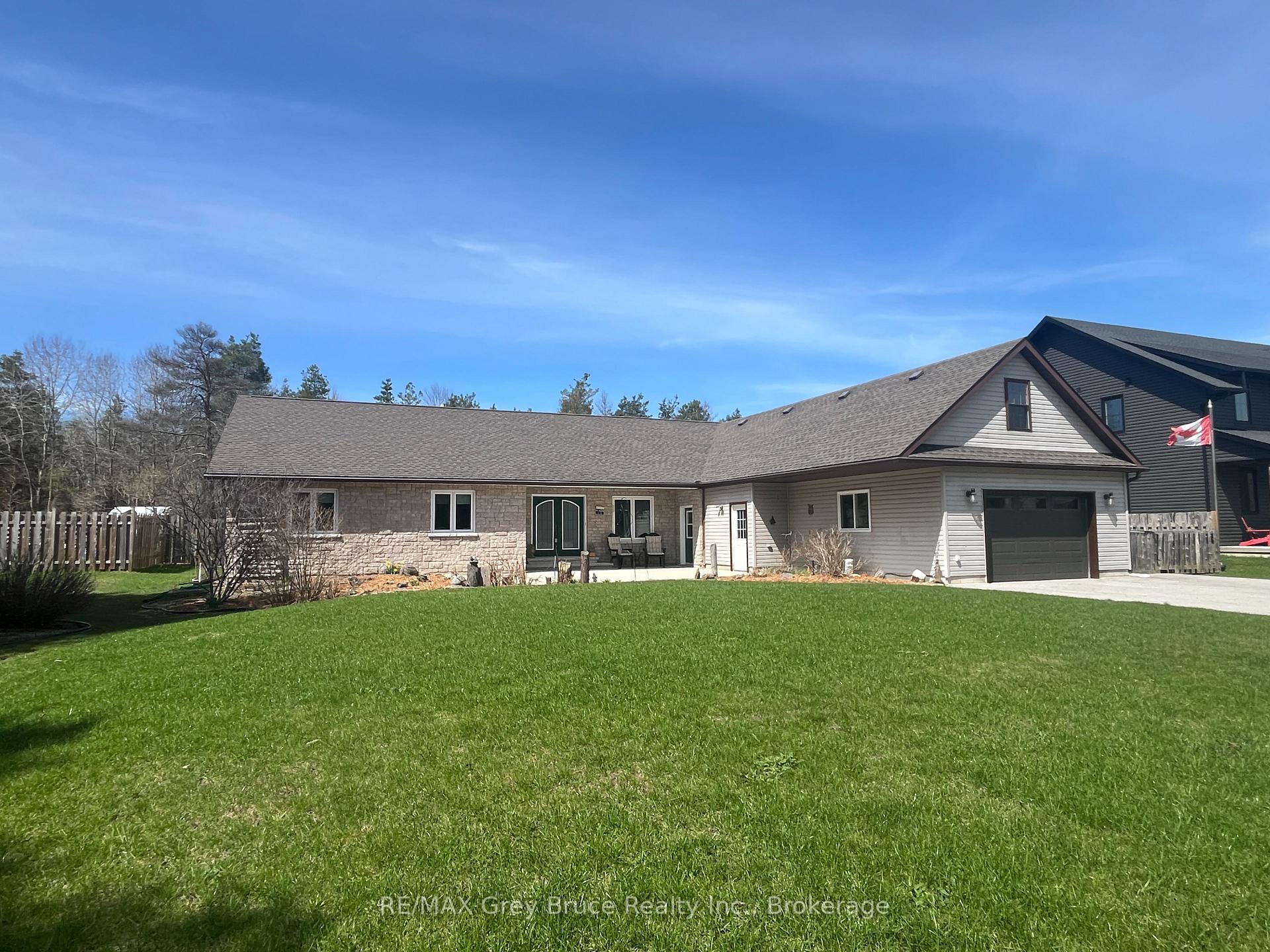236 Bruce Street, South Bruce Peninsula, ON N0H 2T0
