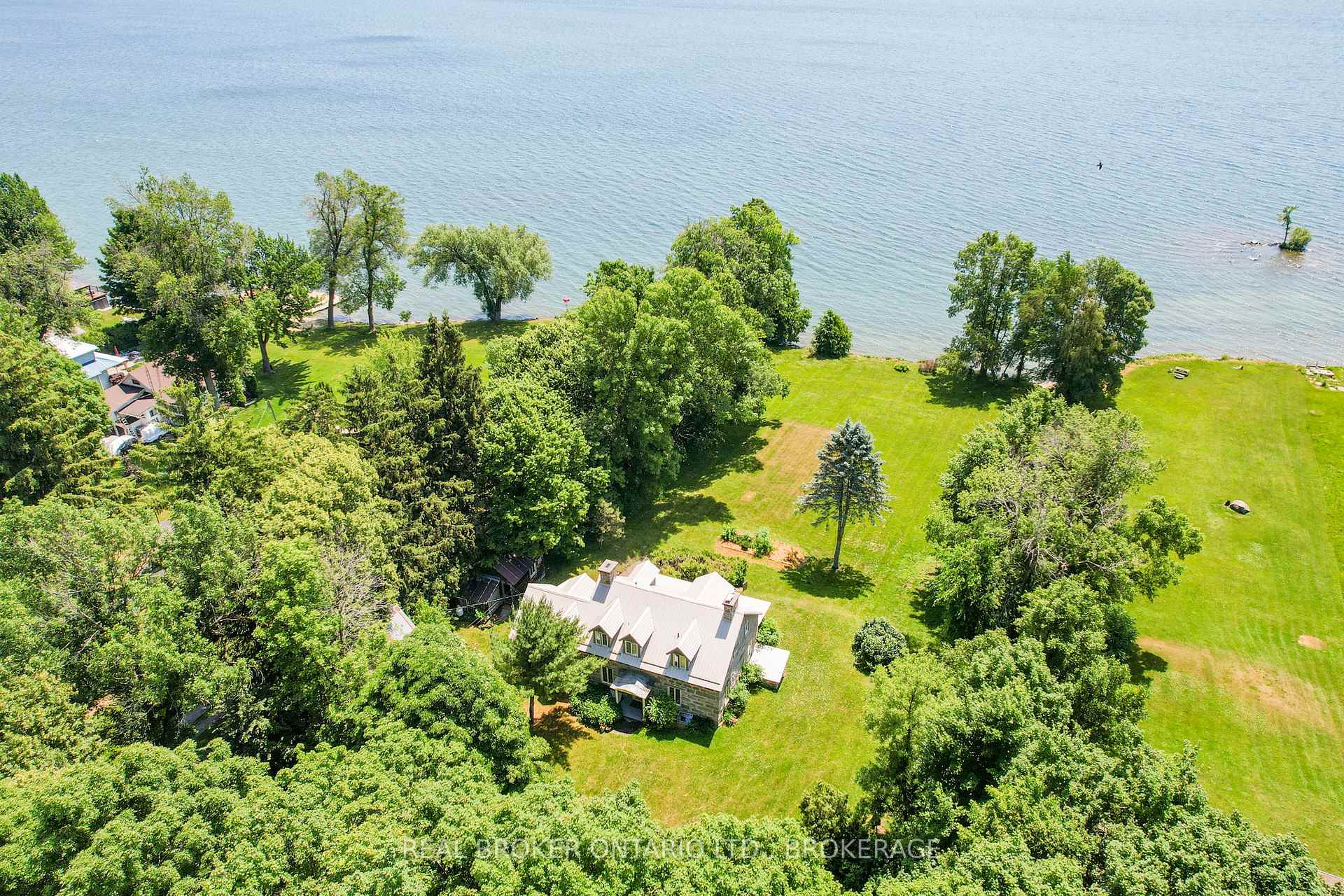 20824 South Service Road, South Glengarry, ON K0C 1N0