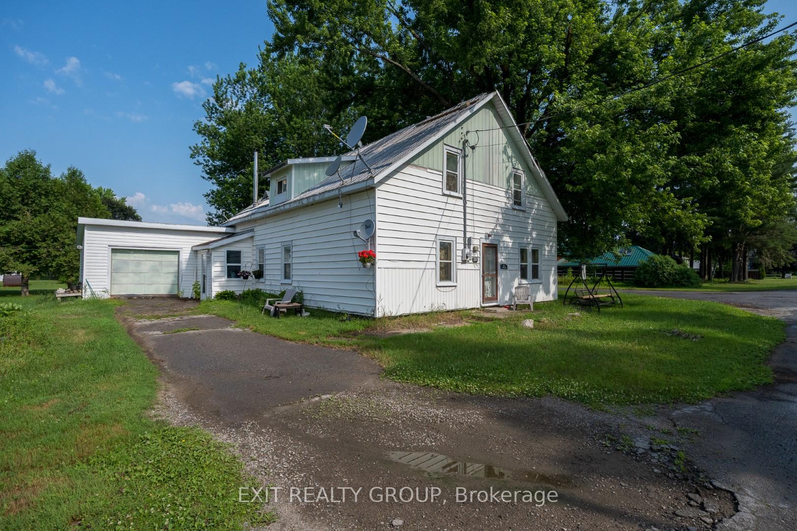 53 Clement Street, Addington Highlands, ON K0H 1P0