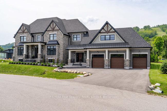 101 Grindelwald Court, Blue Mountains, ON L9Y 0Z8