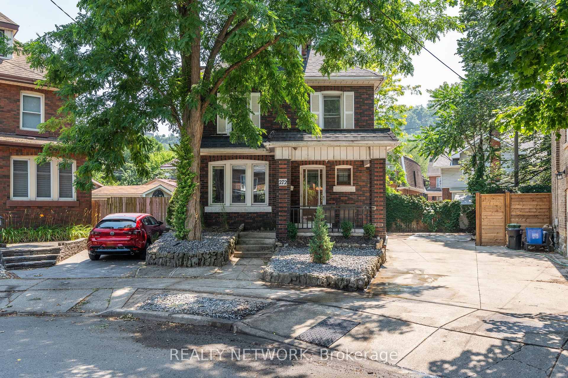 272 Stinson Crescent, Hamilton, ON L8N 1T7