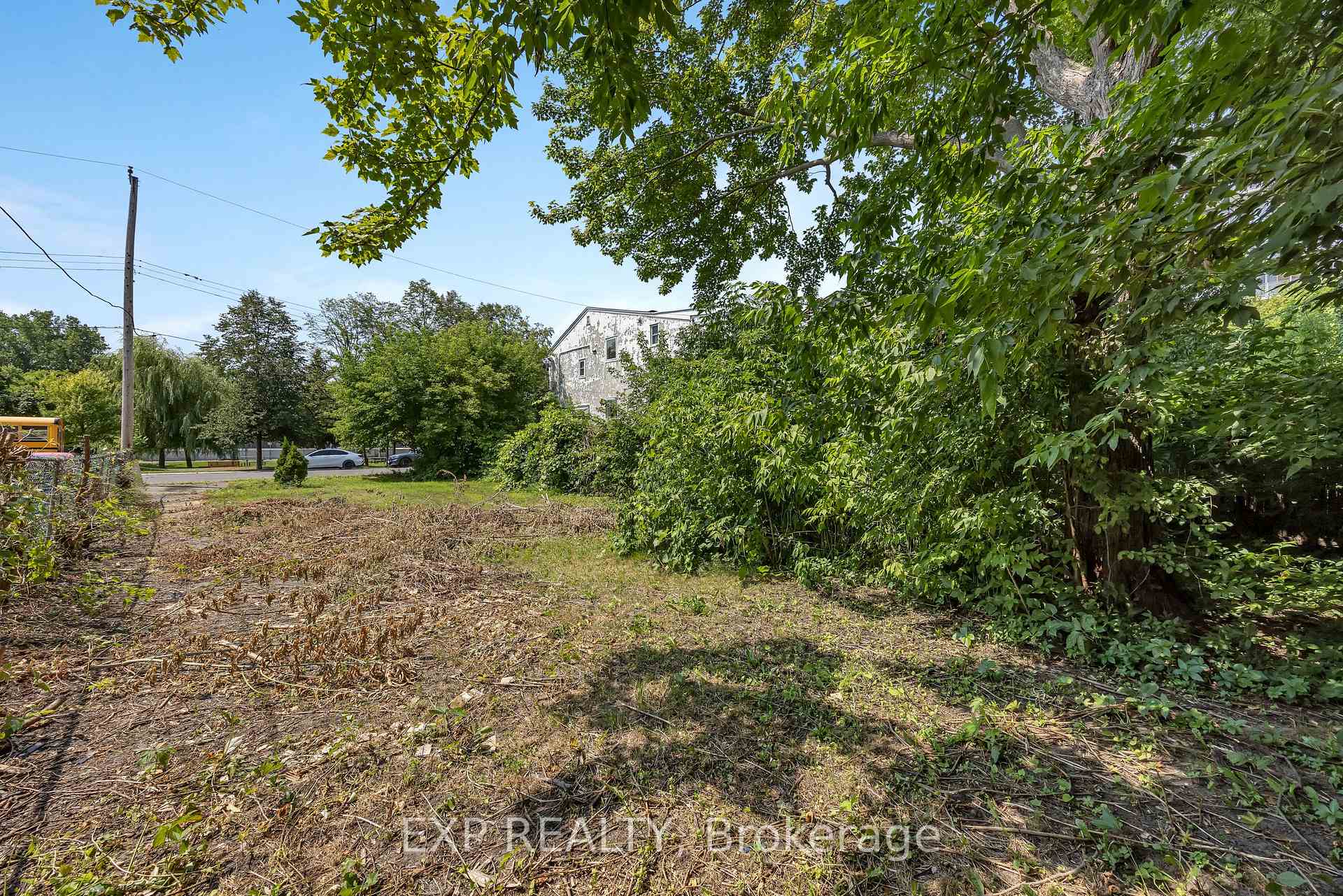 29 Marquette Avenue, Vanier and Kingsview Park, ON K1L 5K3
