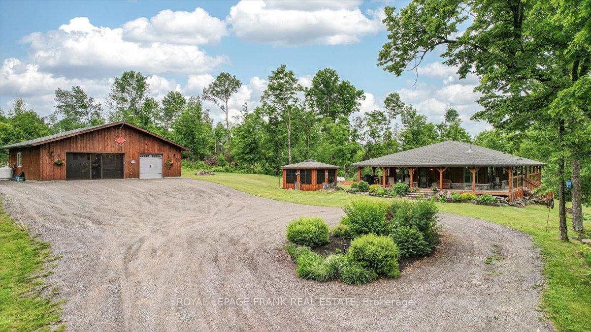 944 Steenburg Lake Road N, Limerick, ON K0L 1W0