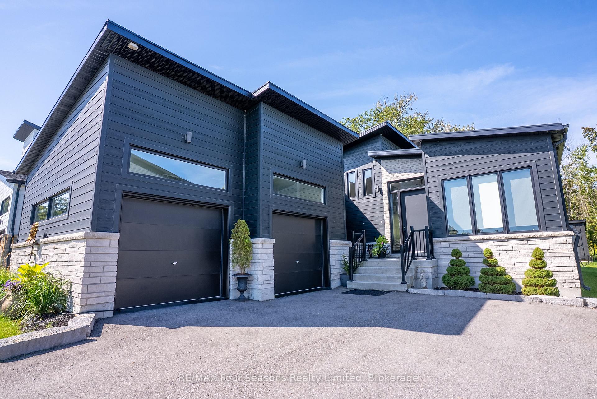 102 Goldie Court, Blue Mountains, ON N0H 1J0