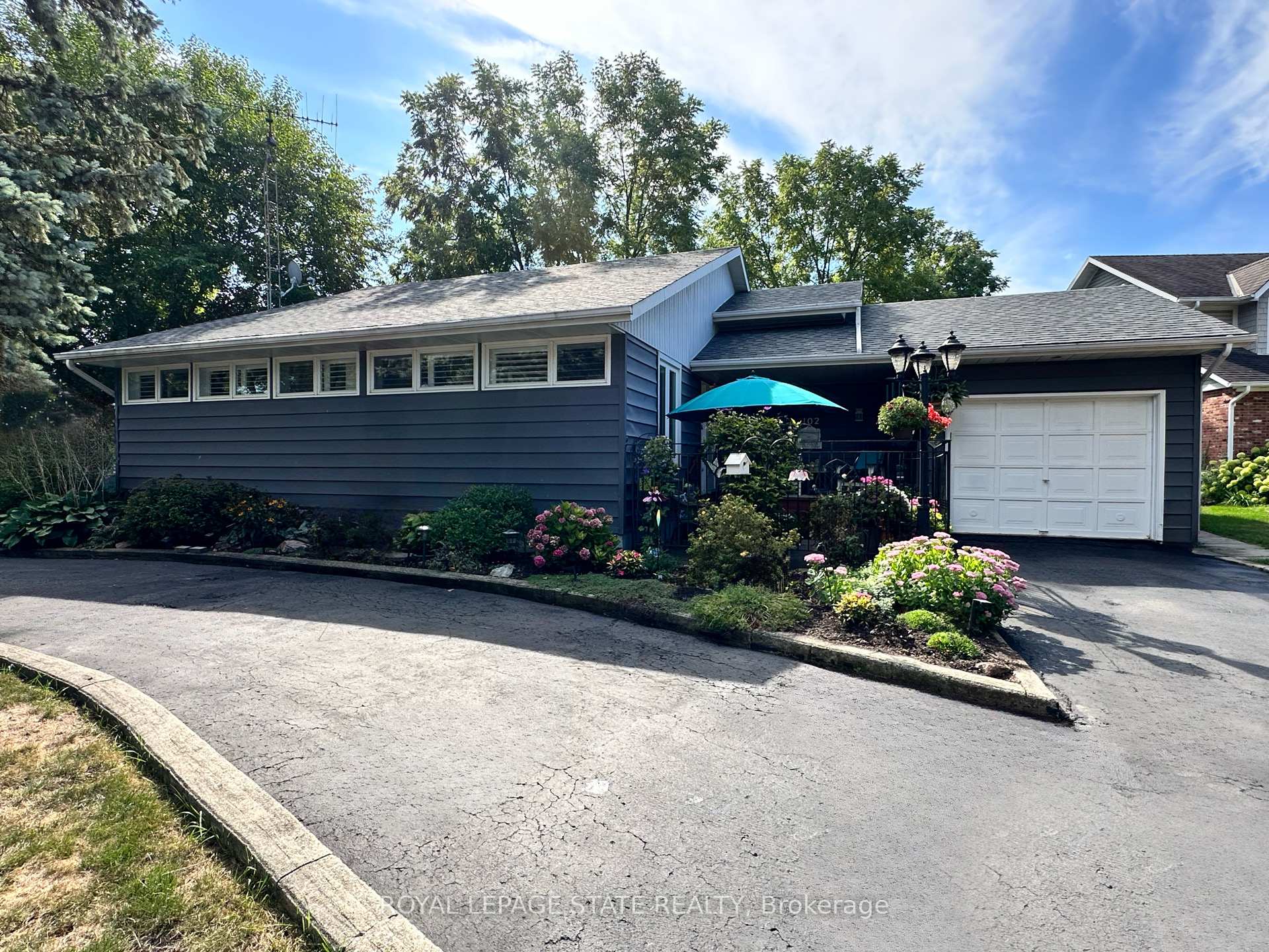 102 Jarrett Place, Haldimand, ON N1A 3E5