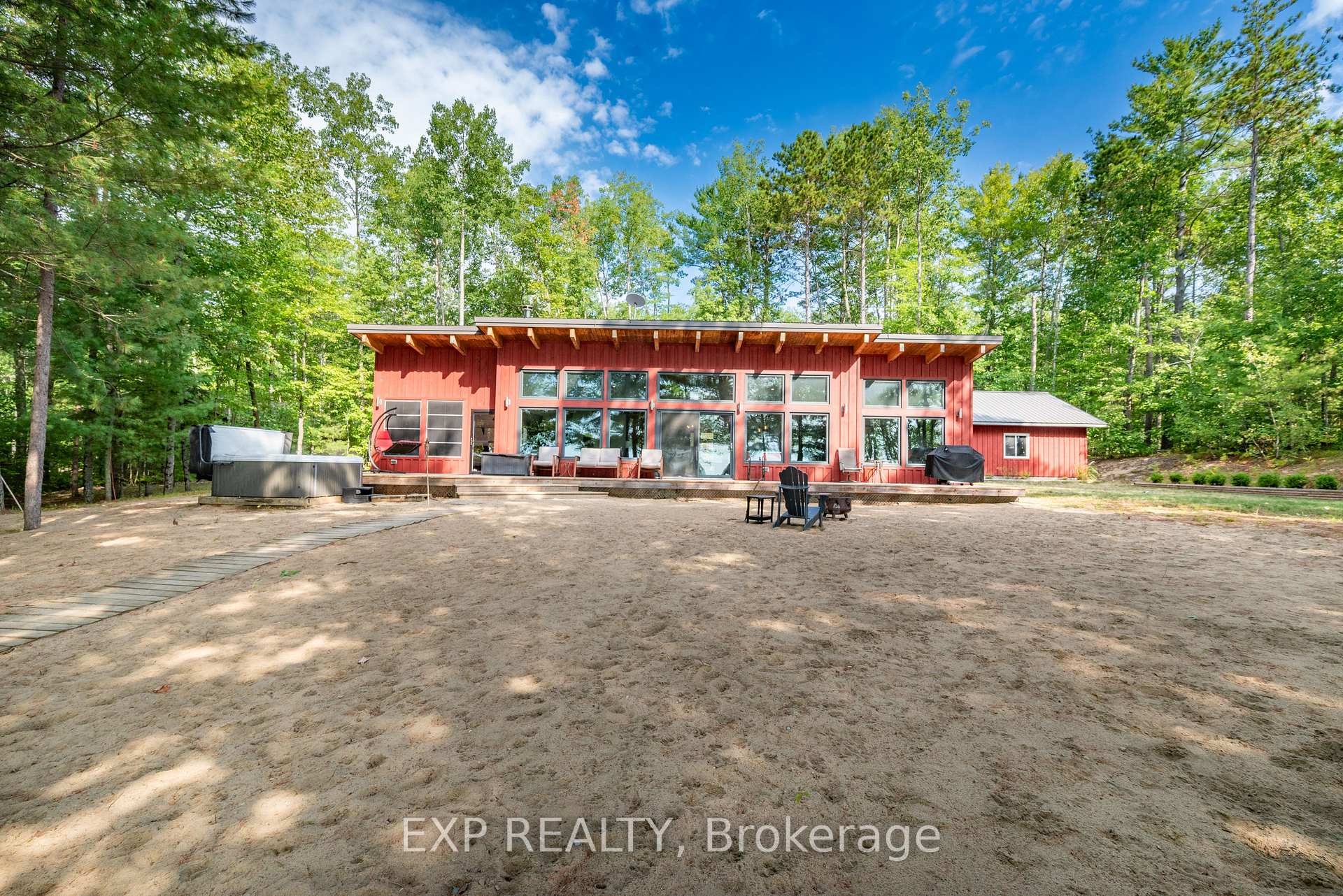 332 Lachlan Lane, Whitewater Region, ON K0J 2L0