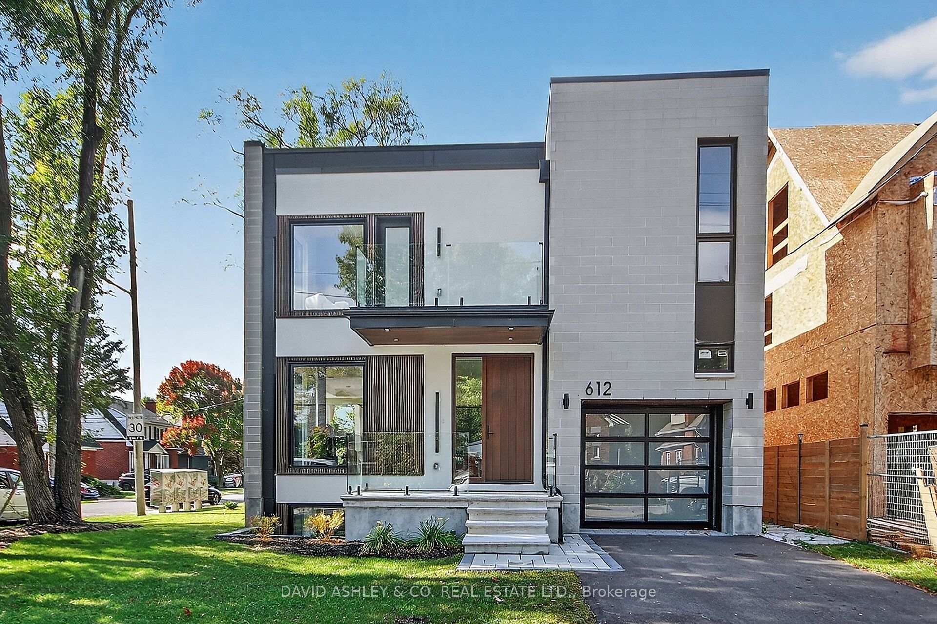 612 W Tweedsmuir Avenue, Westboro - Hampton Park, ON K1Z 5P3
