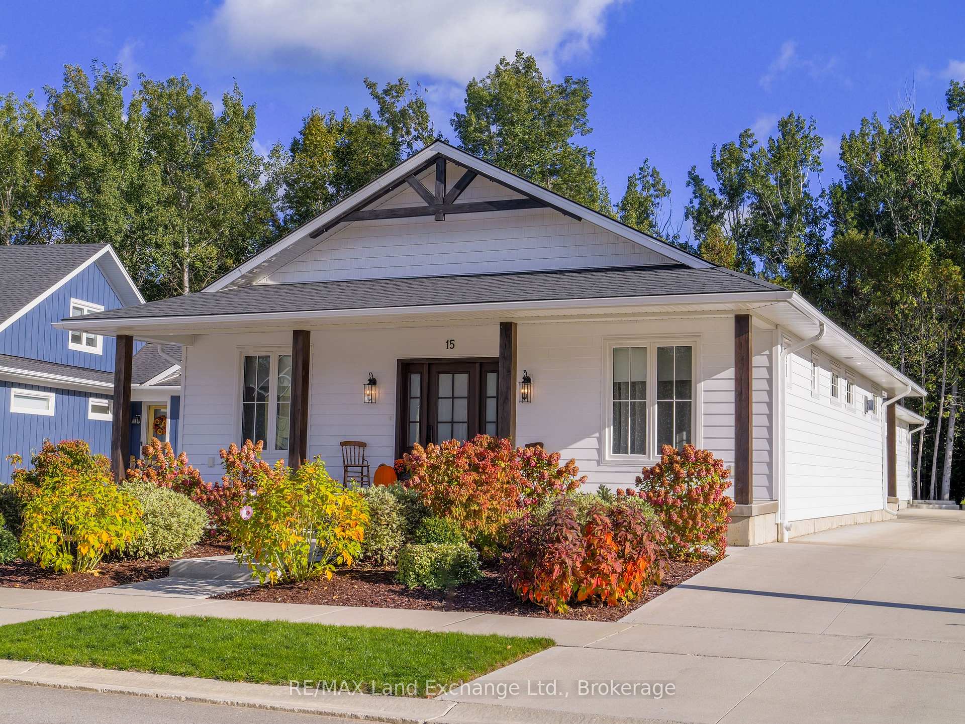 15 Lakeforest Drive, Saugeen Shores, ON N0H 2L0