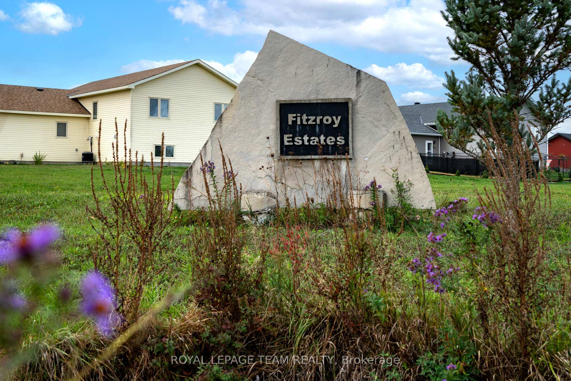 77 Learmonth Avenue, Carp - Dunrobin - Huntley - Fitzroy and Area, ON K0A 1X0
