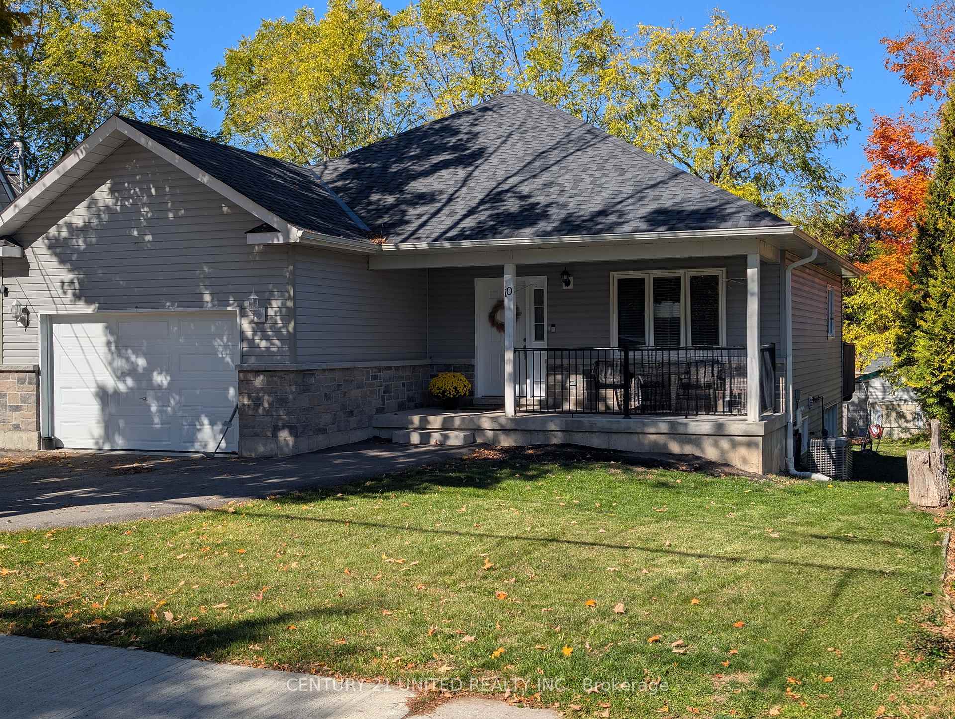 10 William Street, Selwyn, ON K0L 2H0