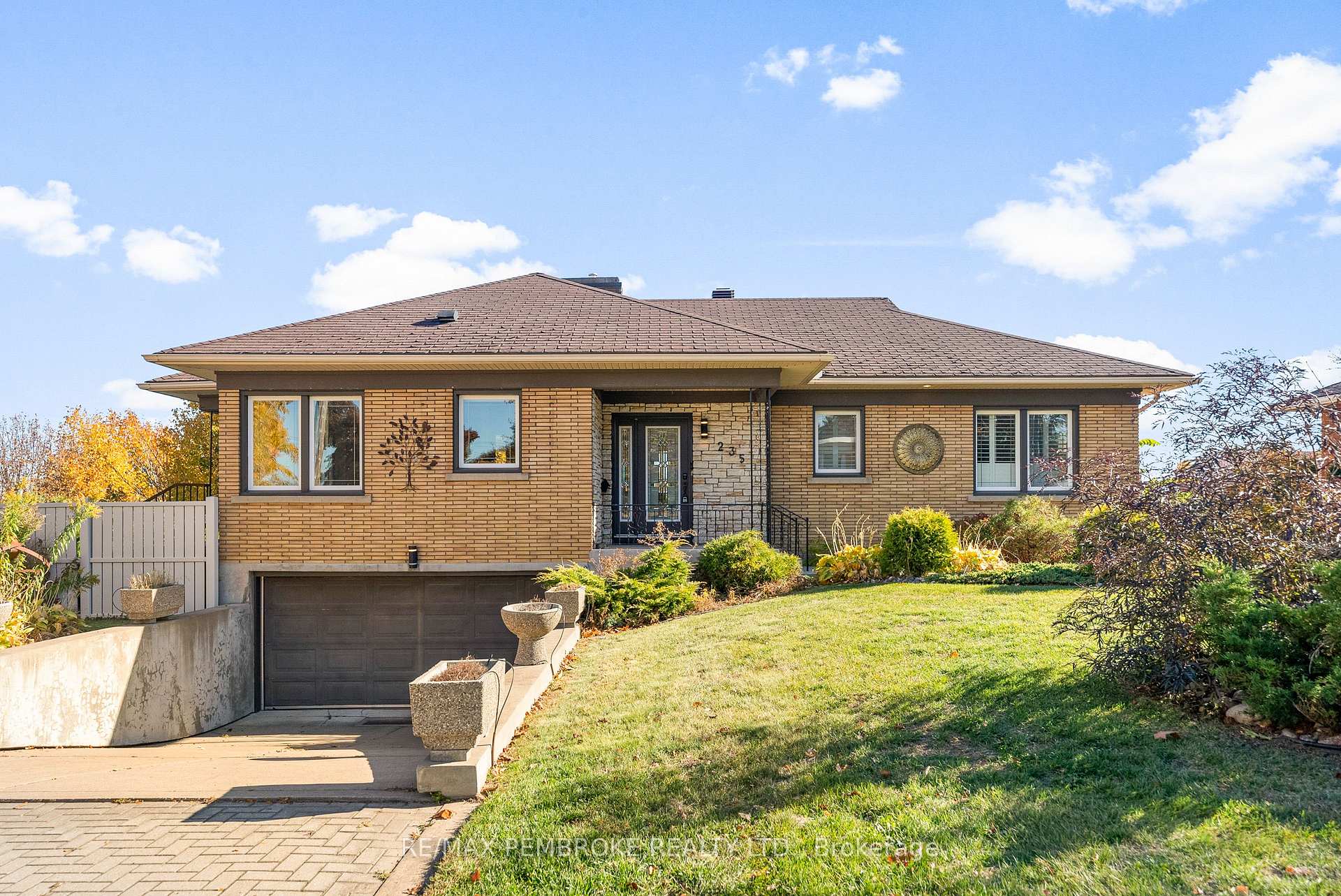 235 Broadview Drive, Pembroke, ON K8A 2A1