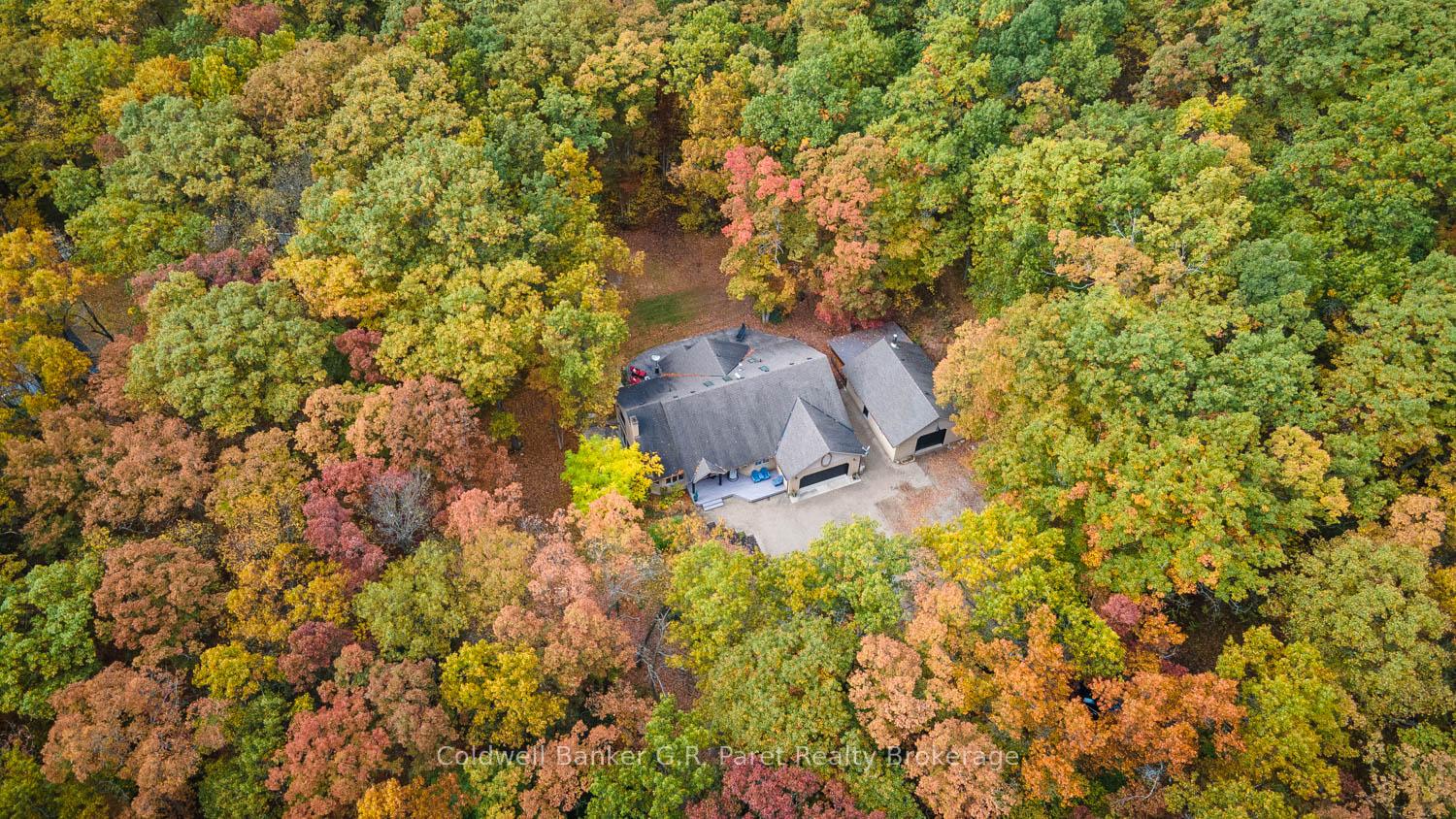 9862 Lakeshore Drive, Lambton Shores, ON N0M 1T0