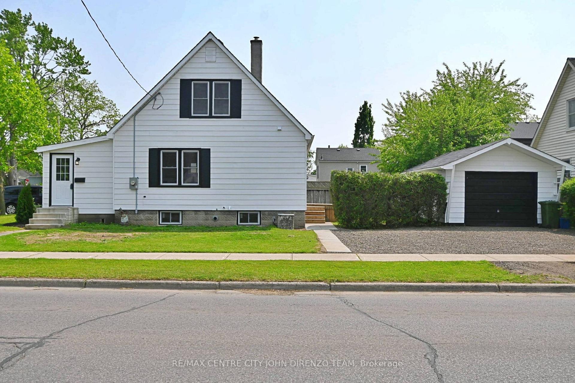52 Woodworth Avenue, St. Thomas, ON N5P 3J8