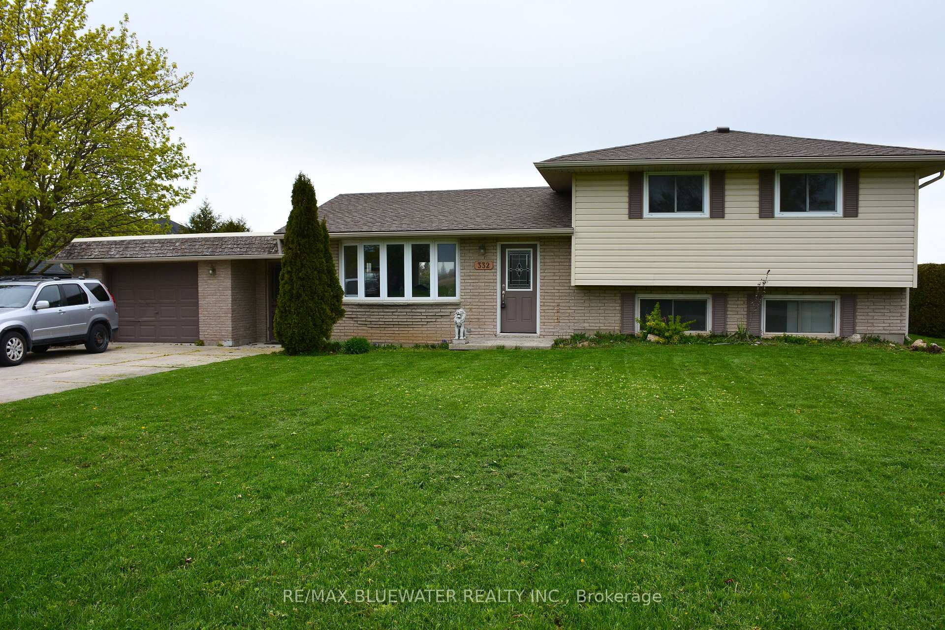 40204 Huron Street E, South Huron, ON N0M 1S5