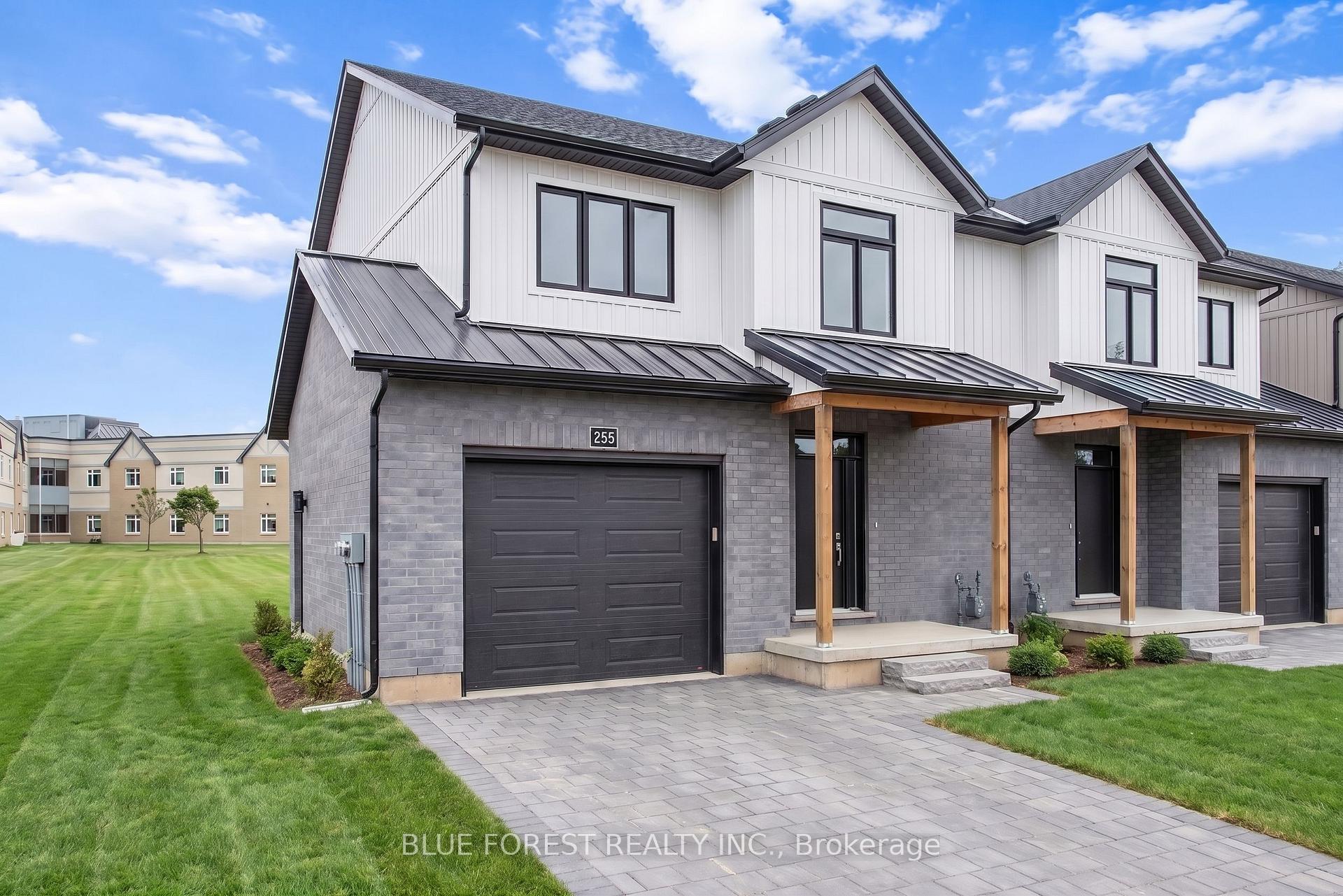 245 McTavish Street, Strathroy-Caradoc, ON N7G 3K5