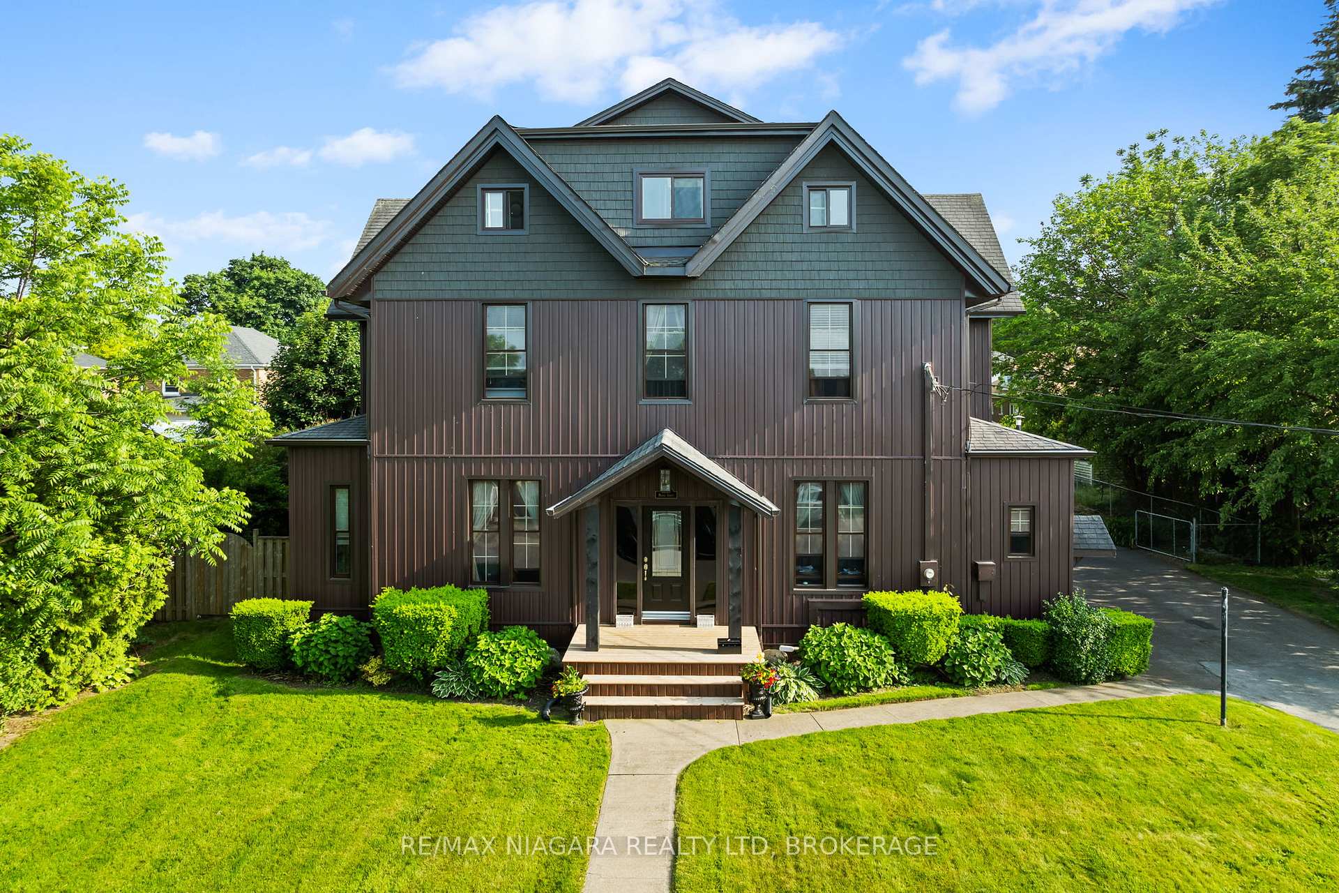 5368 Menzie Street, Niagara Falls, ON L2E 2V8