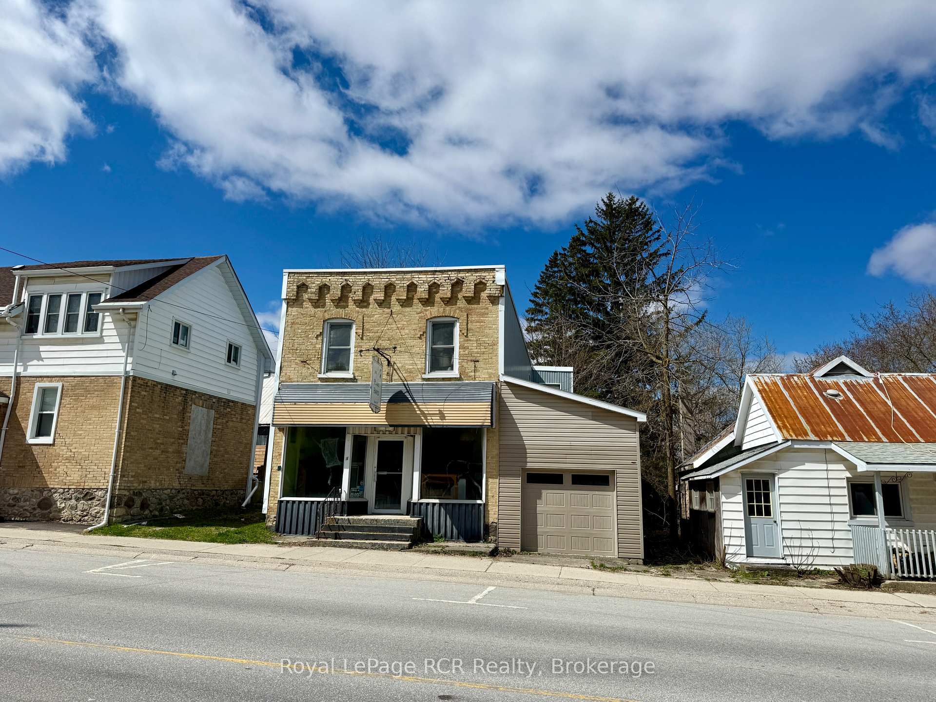 4 Main Street N, Brockton, ON N0G 1S0