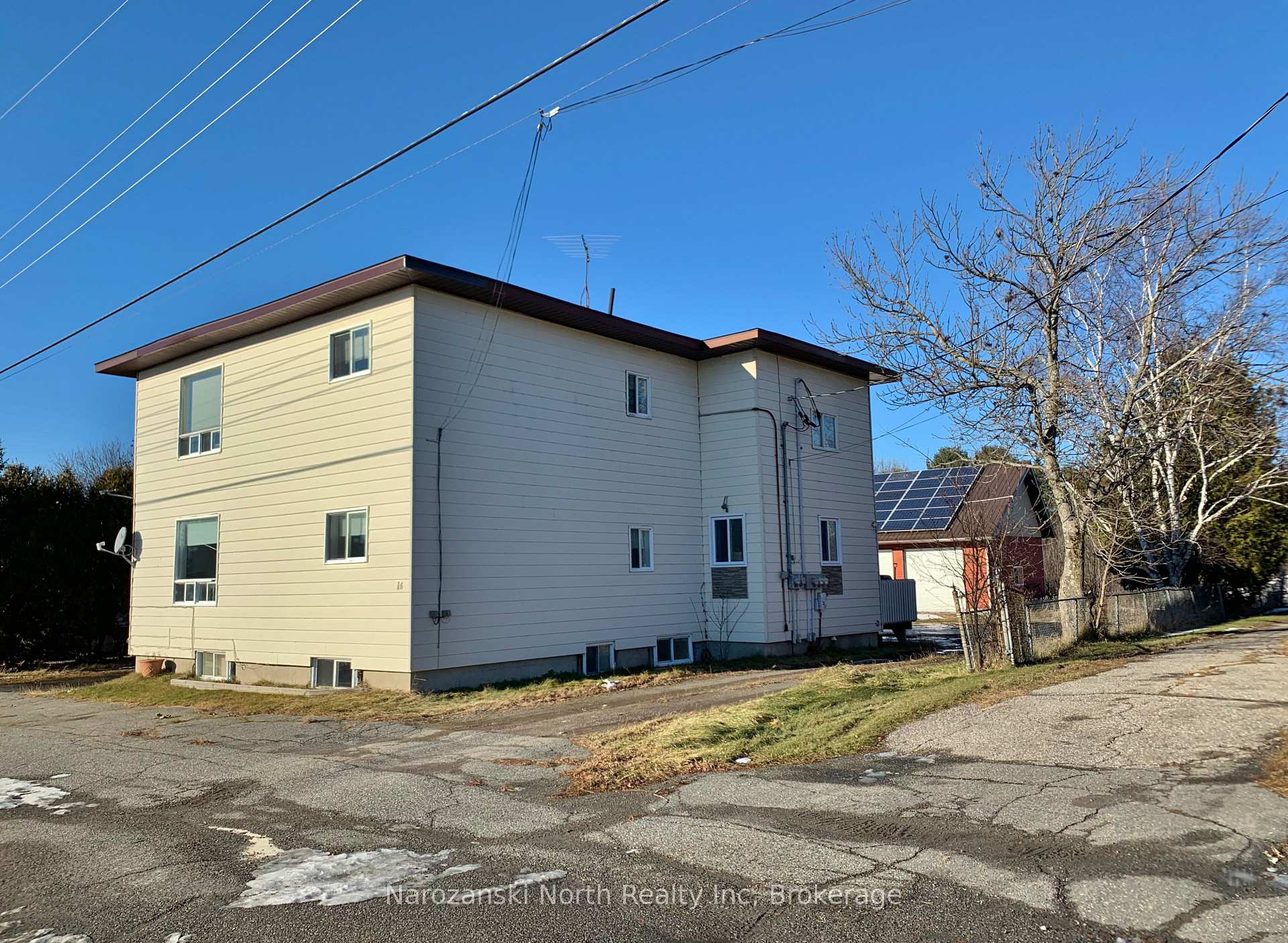 16 Notre Dame Street W, French River, ON P0M 2N0