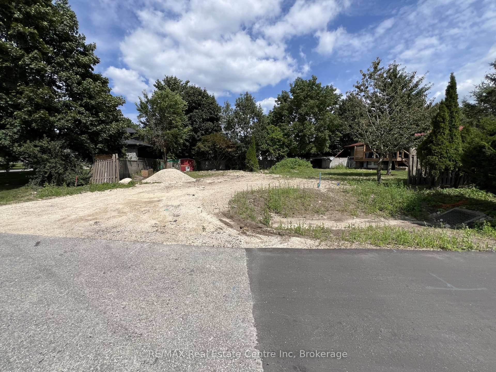 43 ridgeway Avenue, Guelph, ON N1L 1G8