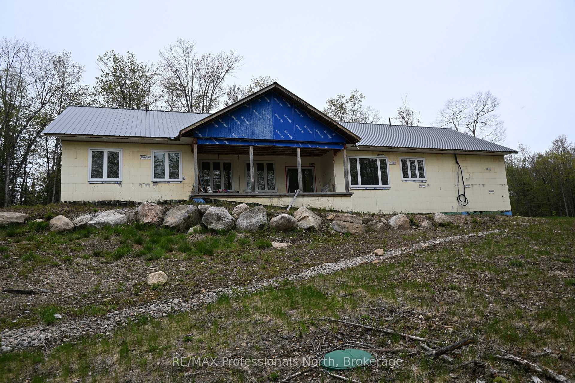 121 Loon Lake Road, Magnetawan, ON P0A 1Z0