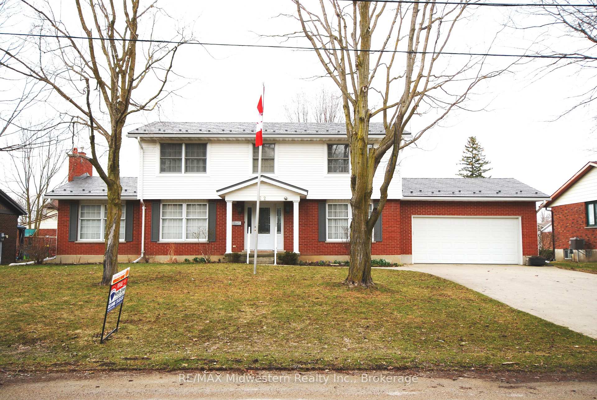 62 King Street N, Minto, ON N0G 1Z0