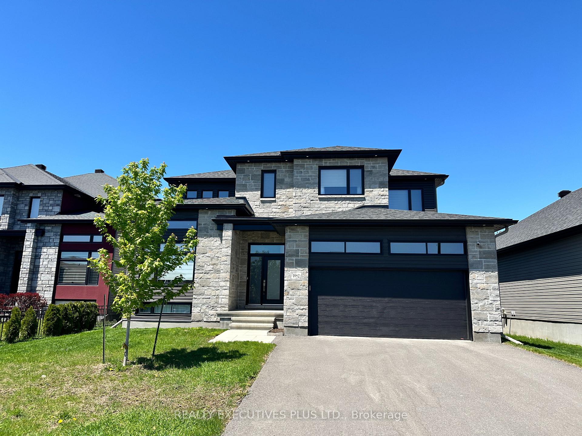1082 Docteur Corbeil Boulevard, Clarence-Rockland, ON K4K 0E9