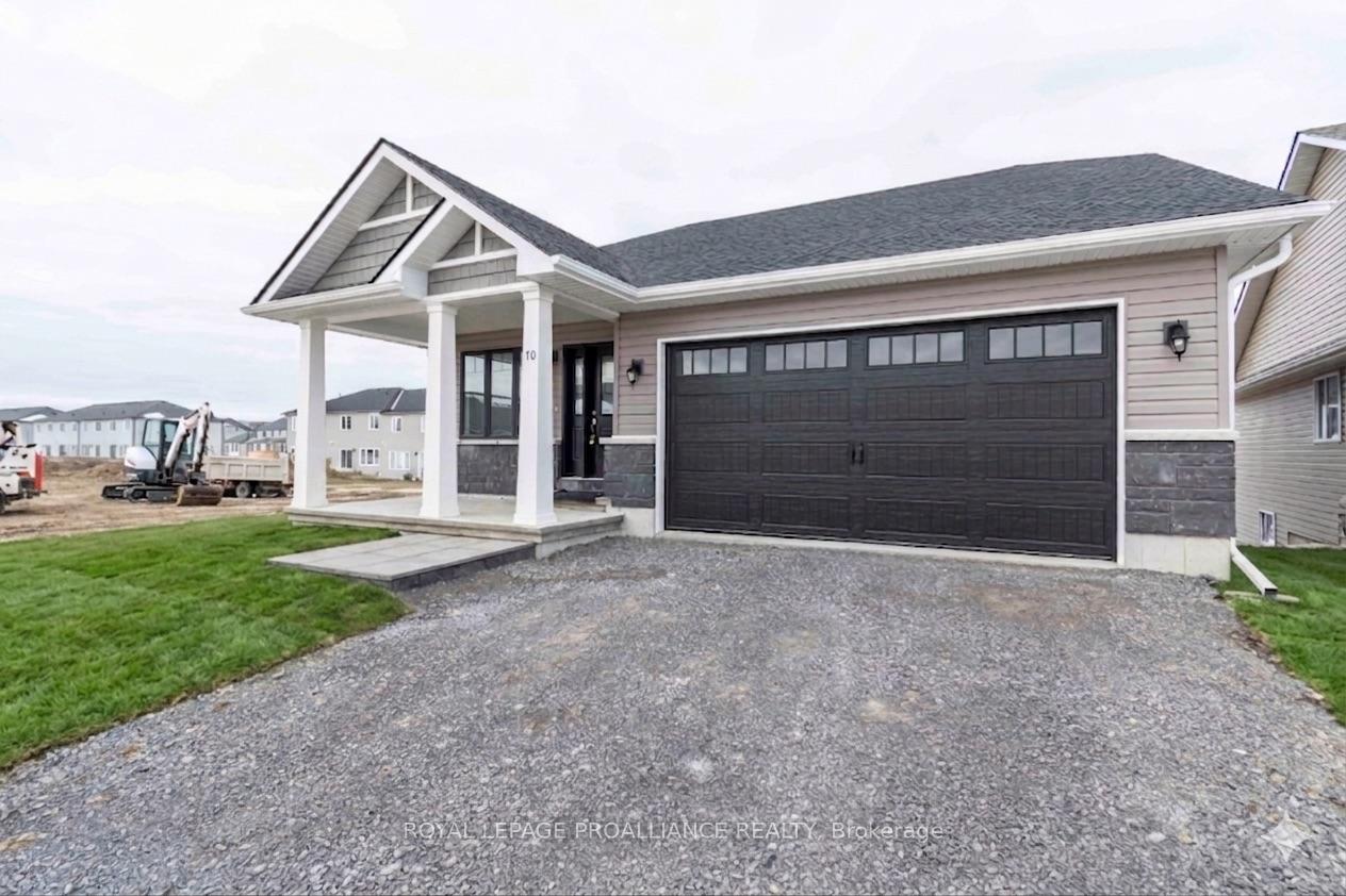 70 Stirling Crescent, Prince Edward County, ON K0K 2T0