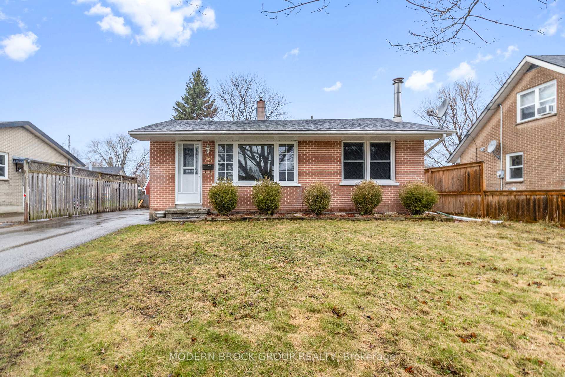 94 Bisley Crescent, Brockville, ON K6V 2T8