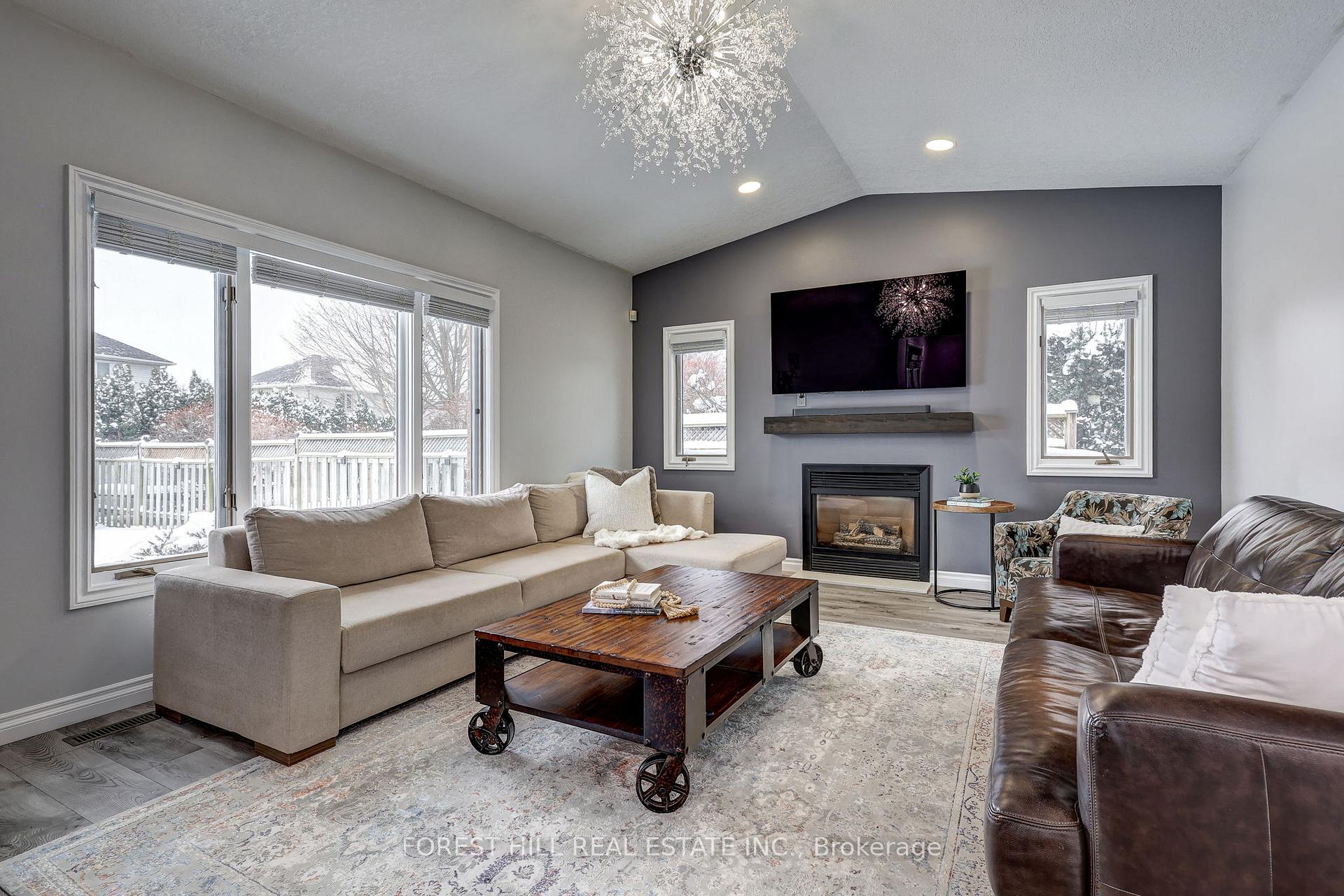 14 Cobblestone Road, London East, ON N5Y 5M6