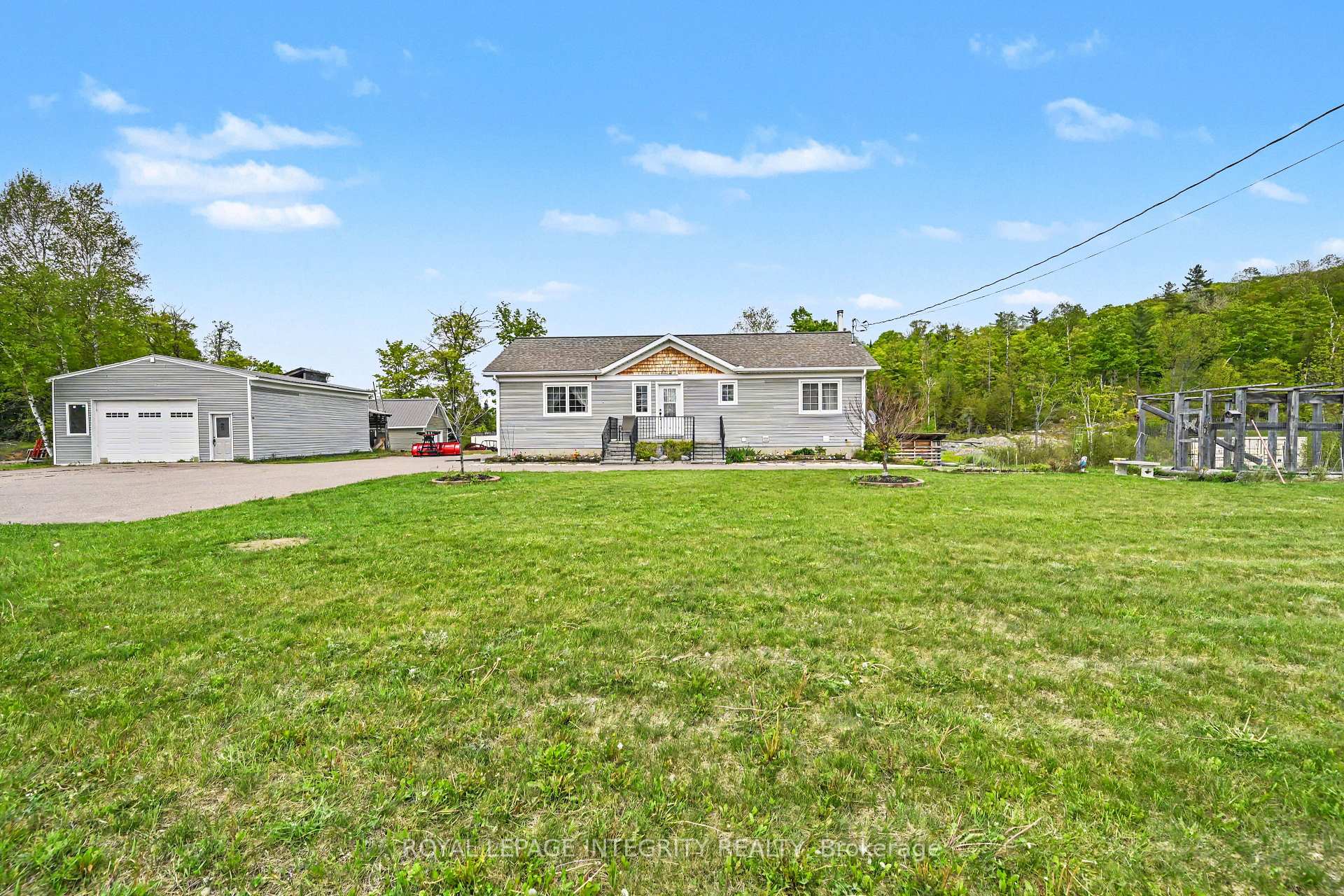 8688 Hwy 511 Highway, Lanark Highlands, ON K0G 1K0