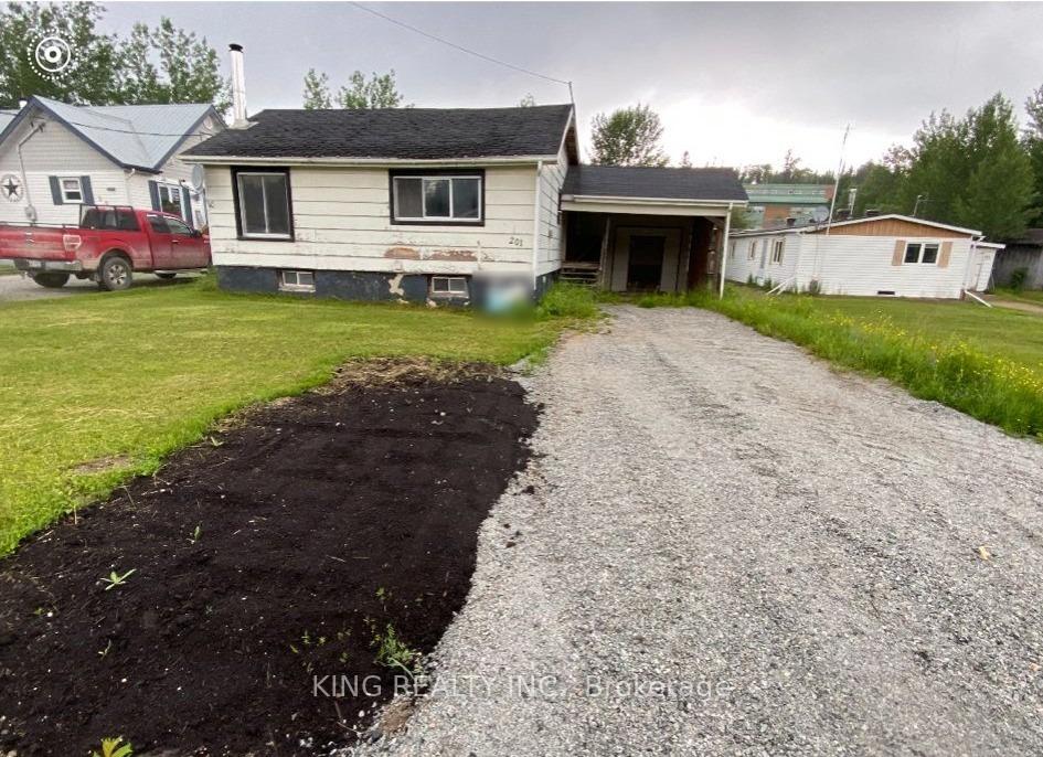 201 Third Avenue, Hornepayne, ON P0M 1Z0