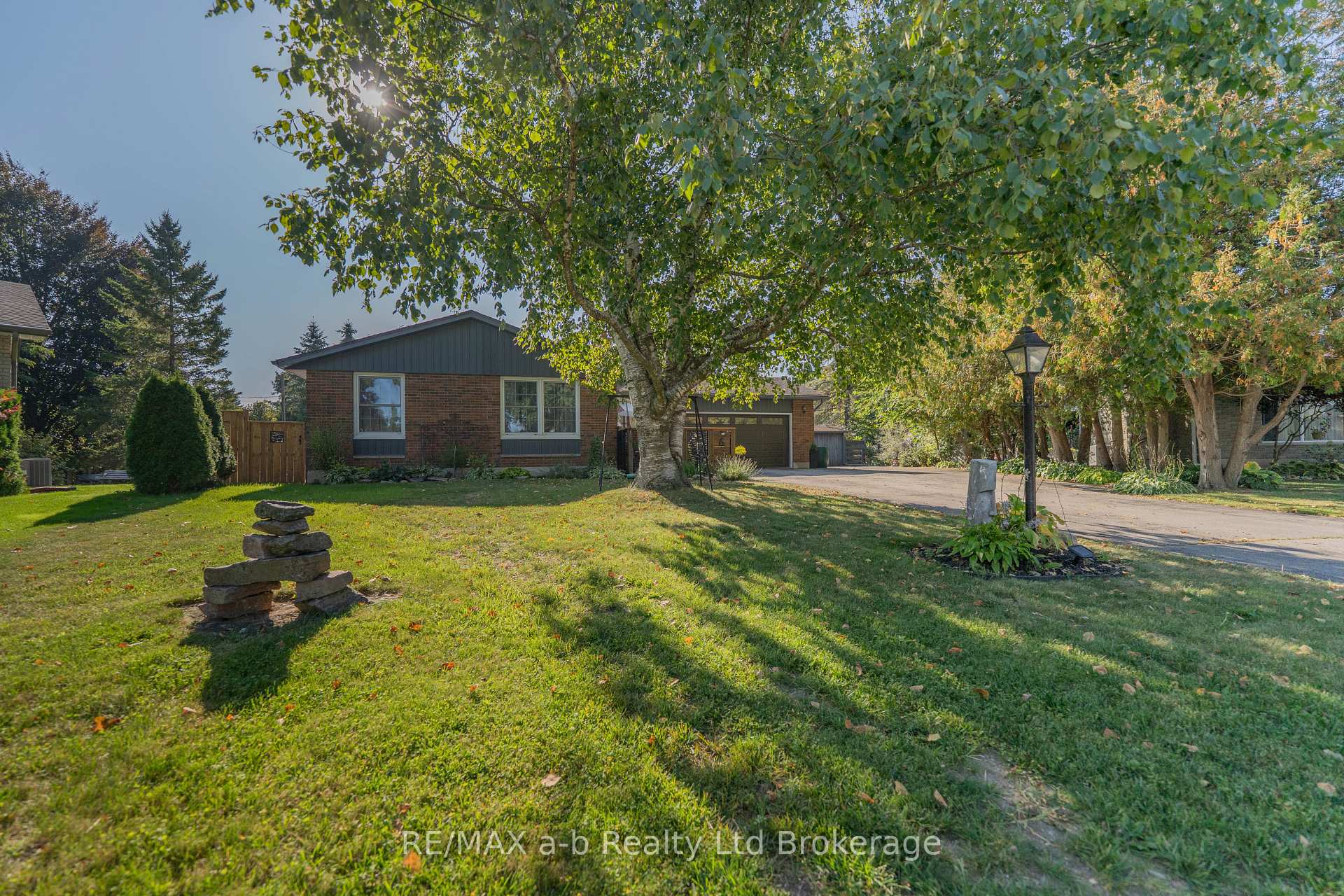 6 Camdon Court, Tillsonburg, ON N4G 4B3