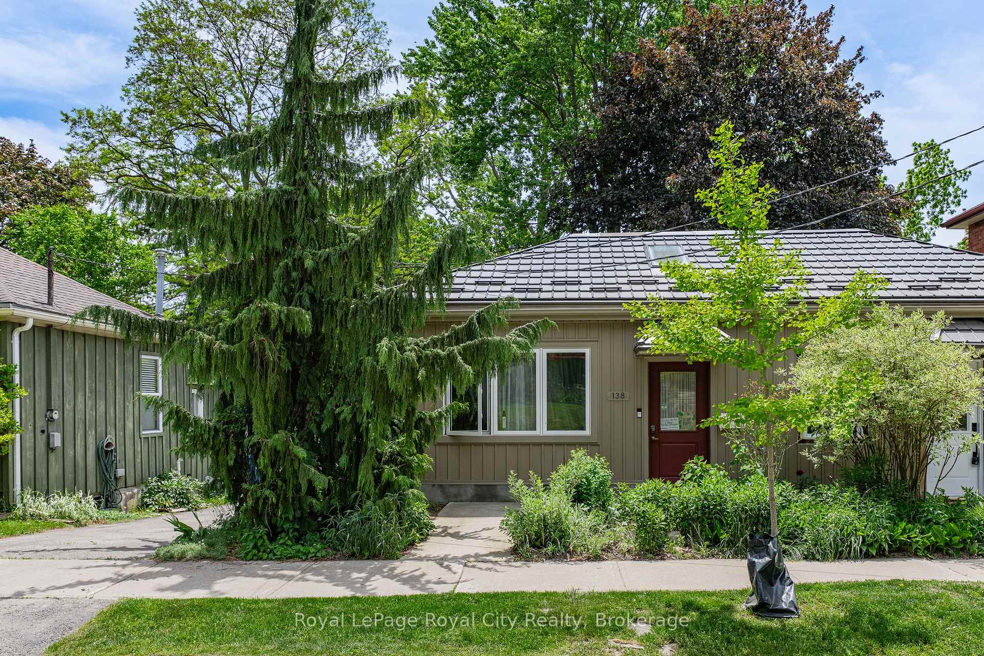 138 Arthur Street N, Guelph, ON N1E 4V2